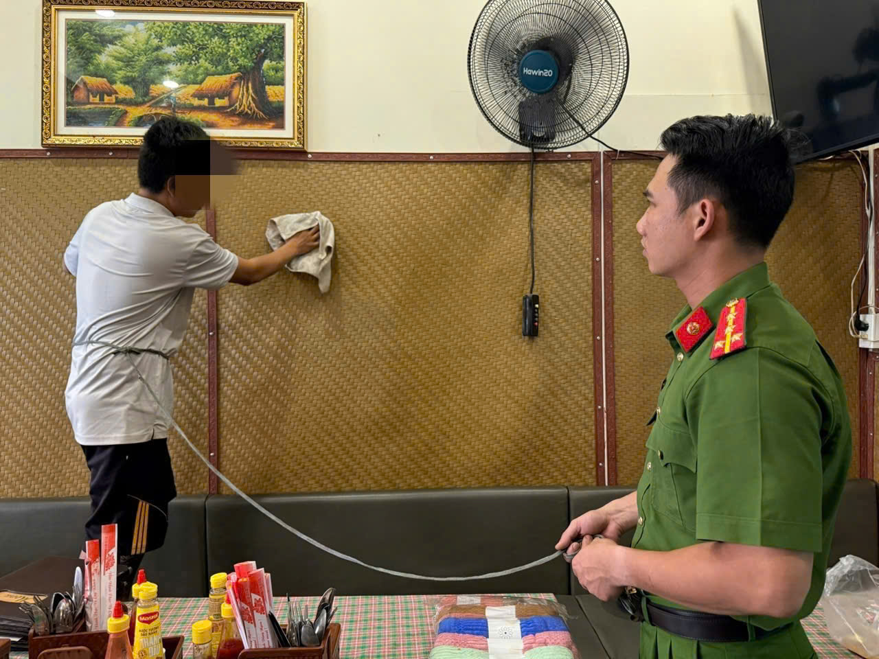 Nam thanh niên khai: Nhận tạt sơn ở quận 1 giá 5 triệu nhưng “chỉ chia cho bạn 500.000 đồng”- Ảnh 2.