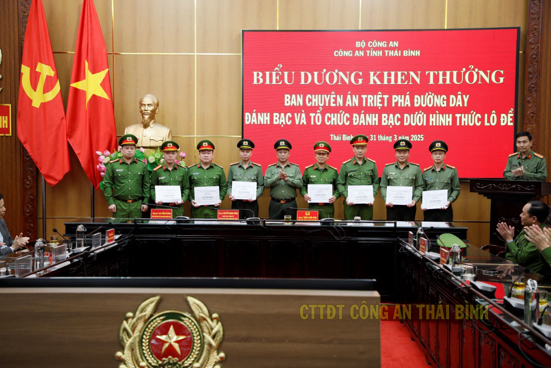 Phá đường dây cờ bạc ngàn tỉ do "doanh nhân thành đạt" Tuấn "chợ Gốc" cầm đầu- Ảnh 4.