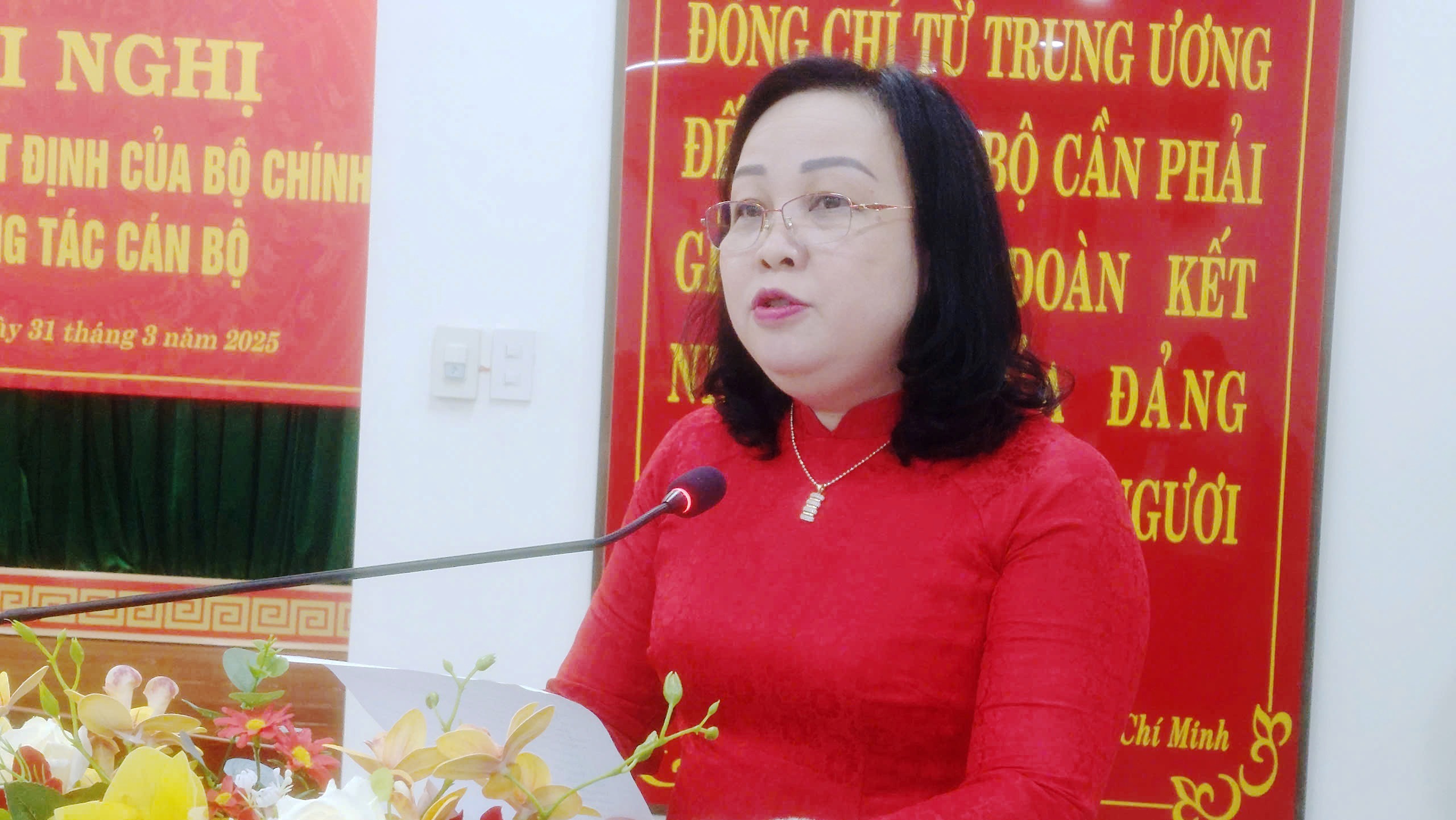 Lần đầu tiên Phú Yên có nữ Bí thư Tỉnh ủy- Ảnh 3.