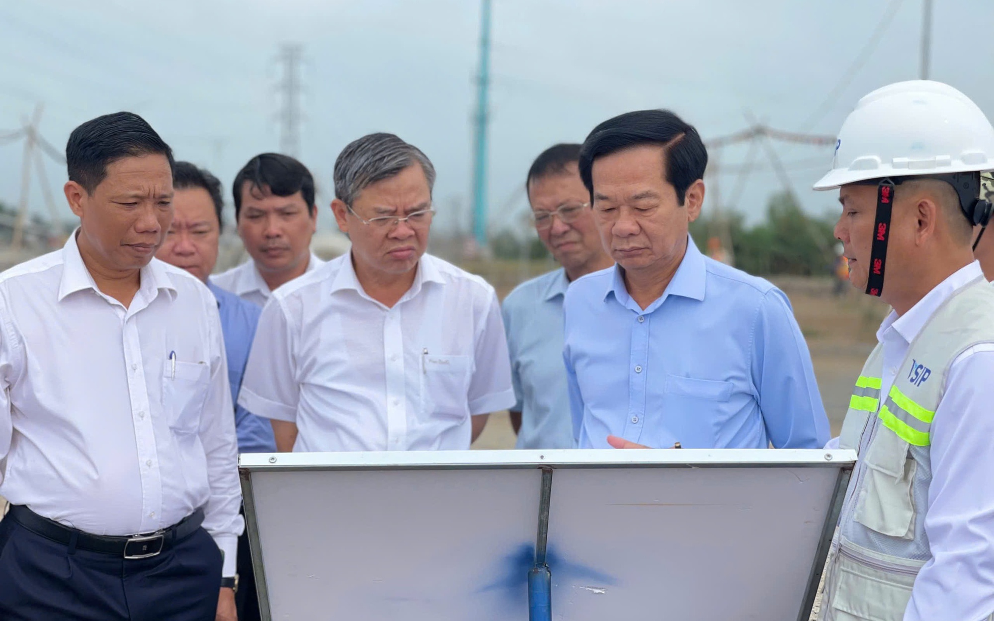 Bí thư Thành ủy Cần Thơ chỉ đạo "nóng" về khu công nghiệp hàng ngàn tỉ