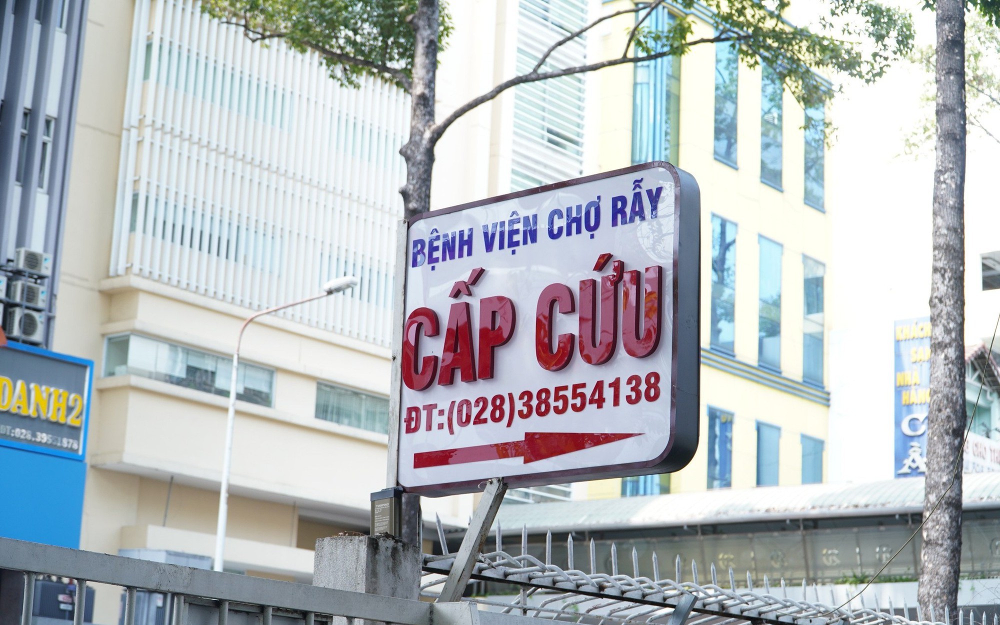Nhiều người nguy kịch sau uống rượu ngâm trái cây
