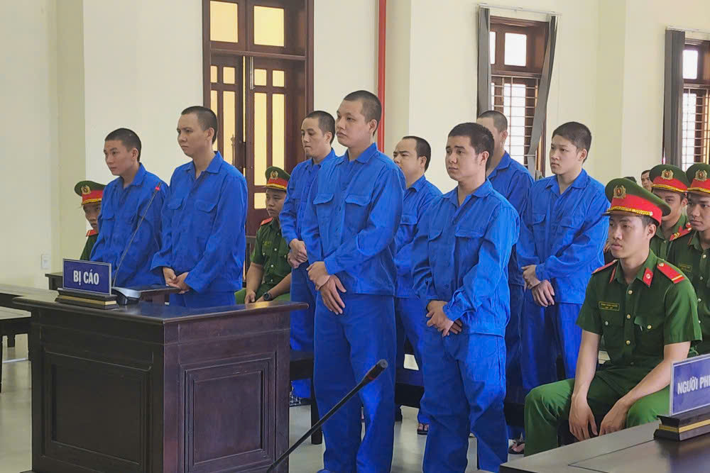 Tuy&ecirc;n &aacute;n băng cướp d&ugrave;ng roi điện tấn c&ocirc;ng nạn nh&acirc;n, g&acirc;y x&ocirc;n xao dư luận- Ảnh 1.