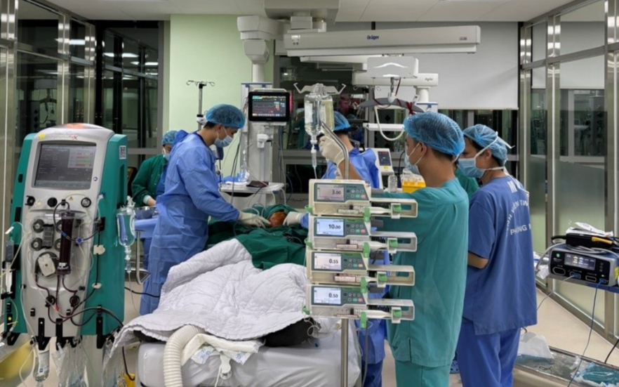 Tự chữa đau răng, người đàn ông sốc nhiễm khuẩn, nguy kịch