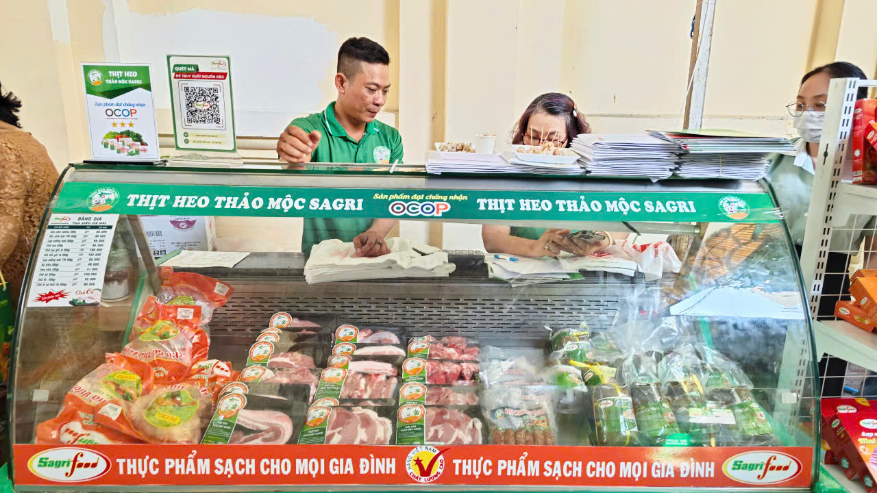 Gi&aacute; heo hơi giảm sốc, doanh nghiệp ngỡ ng&agrave;ng- Ảnh 2.