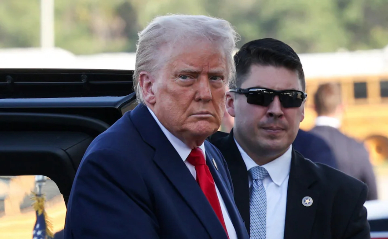 Tổng thống Donald Trump n&oacute;i &ldquo;tức giận&rdquo; v&igrave; y&ecirc;u cầu của tổng thống Nga- Ảnh 1.