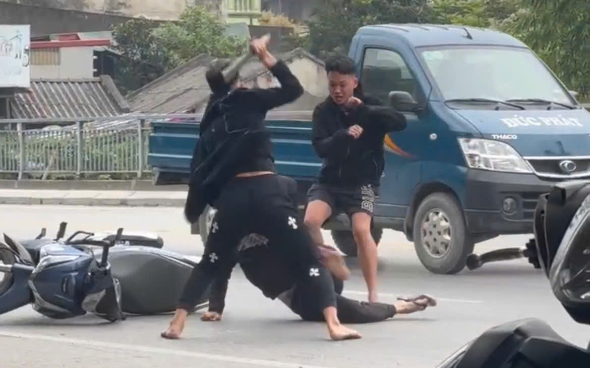 Lời khai bất ngờ của nam thanh niên chém người xối xả trên phố