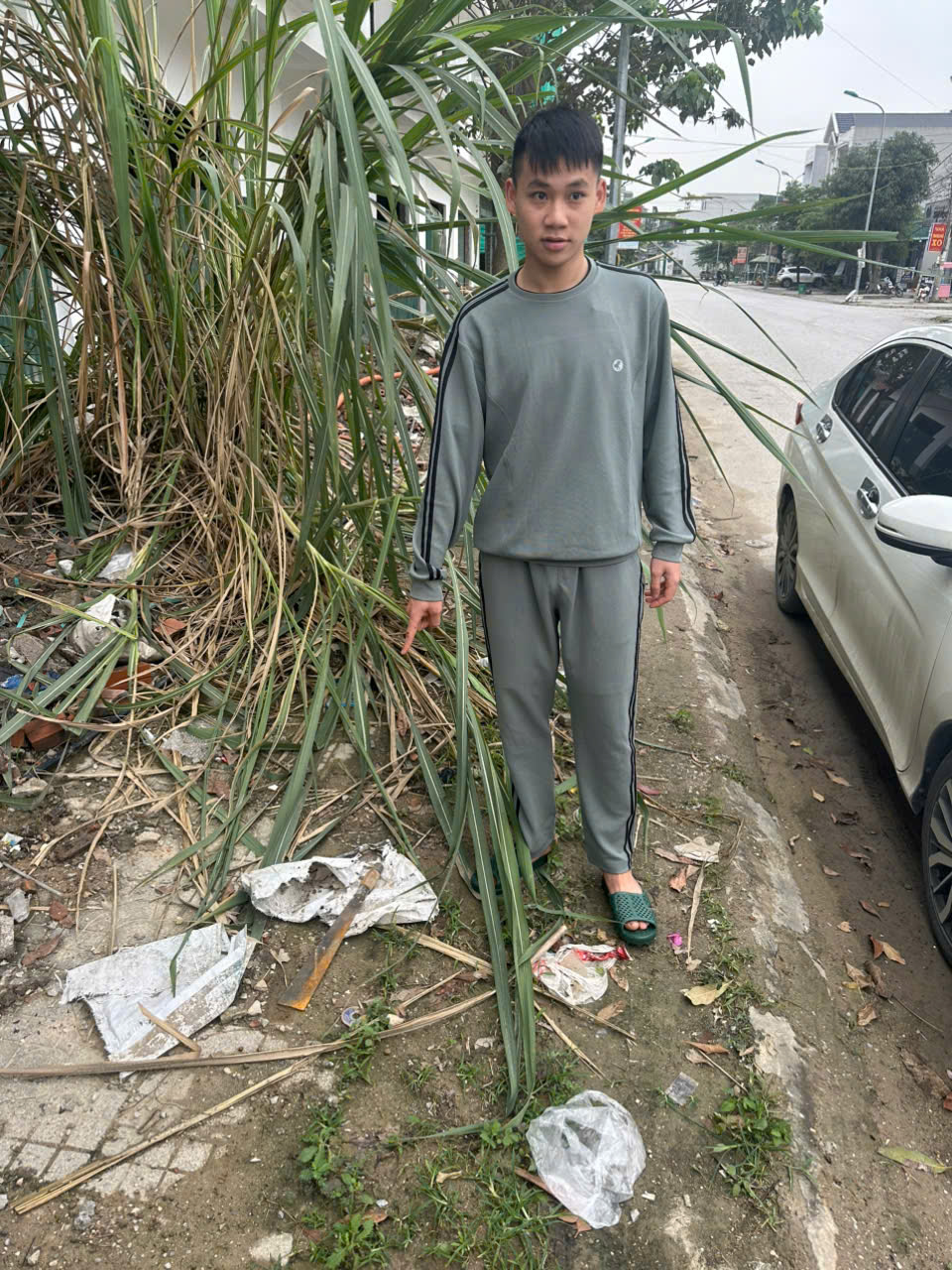 Lời khai bất ngờ của nam thanh niên chém người xối xả trên phố- Ảnh 2.