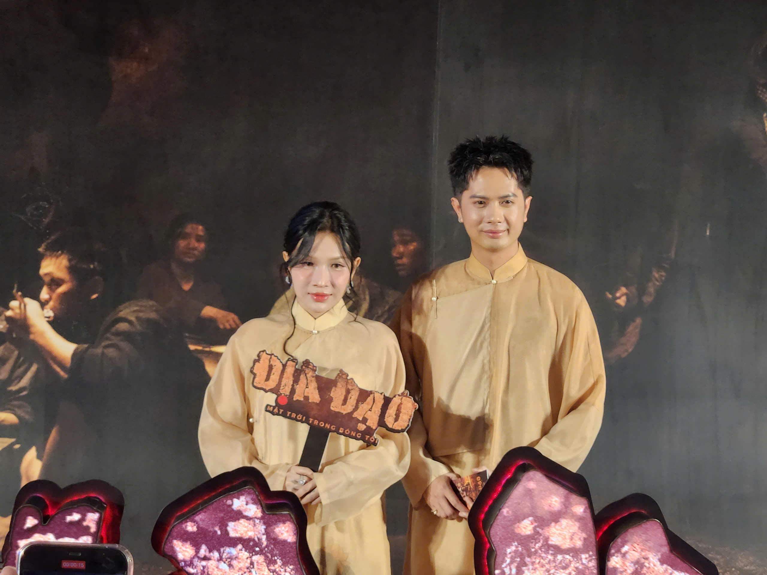 NSND Mỹ Uy&ecirc;n, NSƯT Hạnh Th&uacute;y&hellip; mừng cho Th&aacute;i H&ograve;a, Quang Tuấn- Ảnh 4.