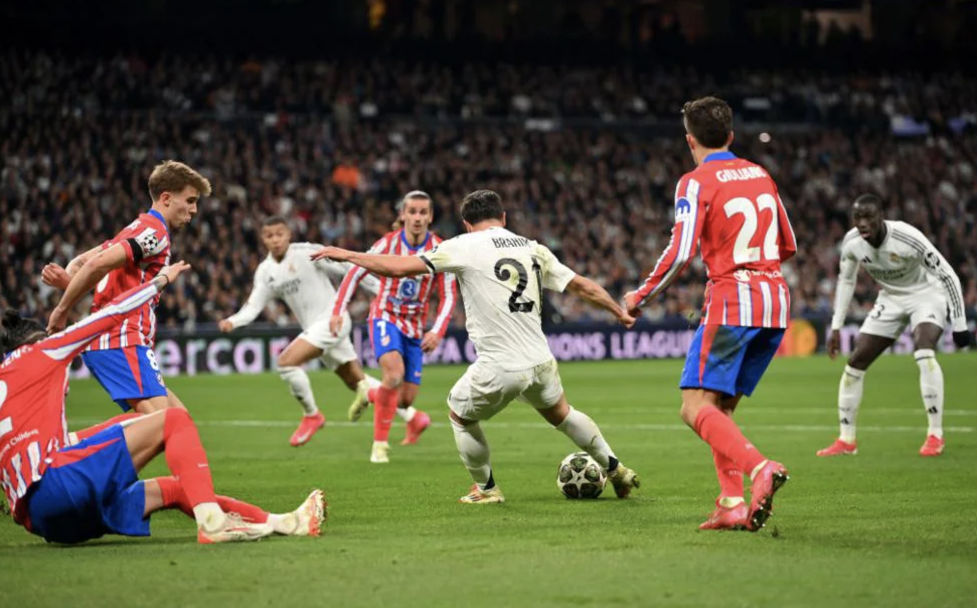 Atletico Madrid gục ng&atilde; derby, Real Madrid chiếm ưu thế Champions League- Ảnh 4.