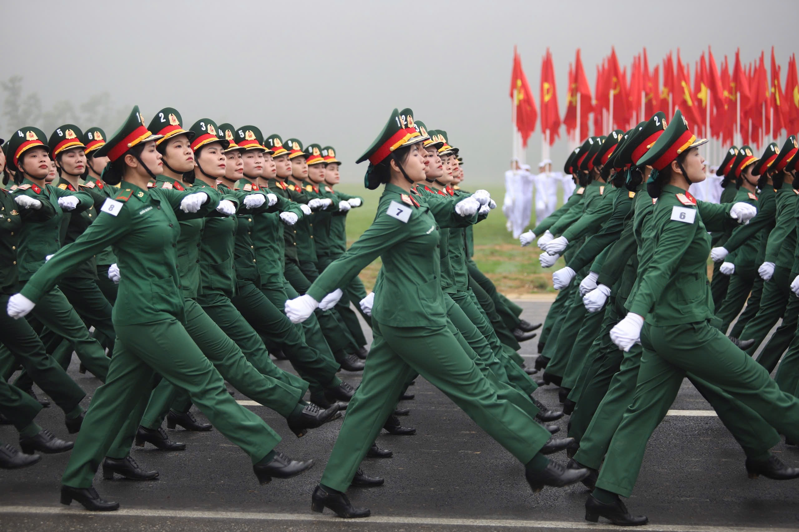 VIDEO: Hợp luyện diễu binh kỷ niệm 50 năm Ngày giải phóng miền Nam, thống nhất đất nước- Ảnh 10.