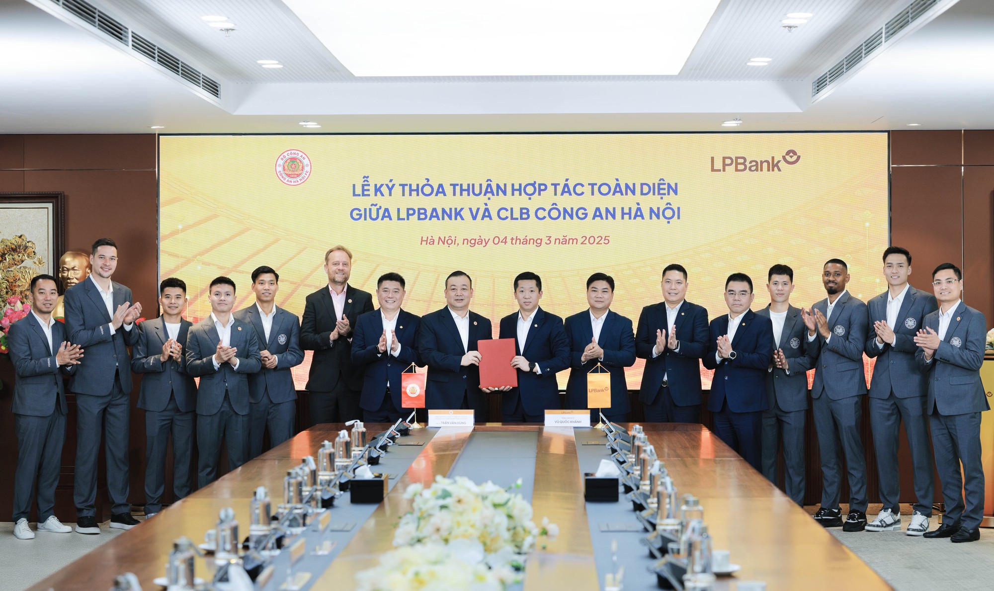 Ngân hàng Lộc Phát (LPBank) và CLB CAHN ký kết hợp tác toàn diện- Ảnh 3.