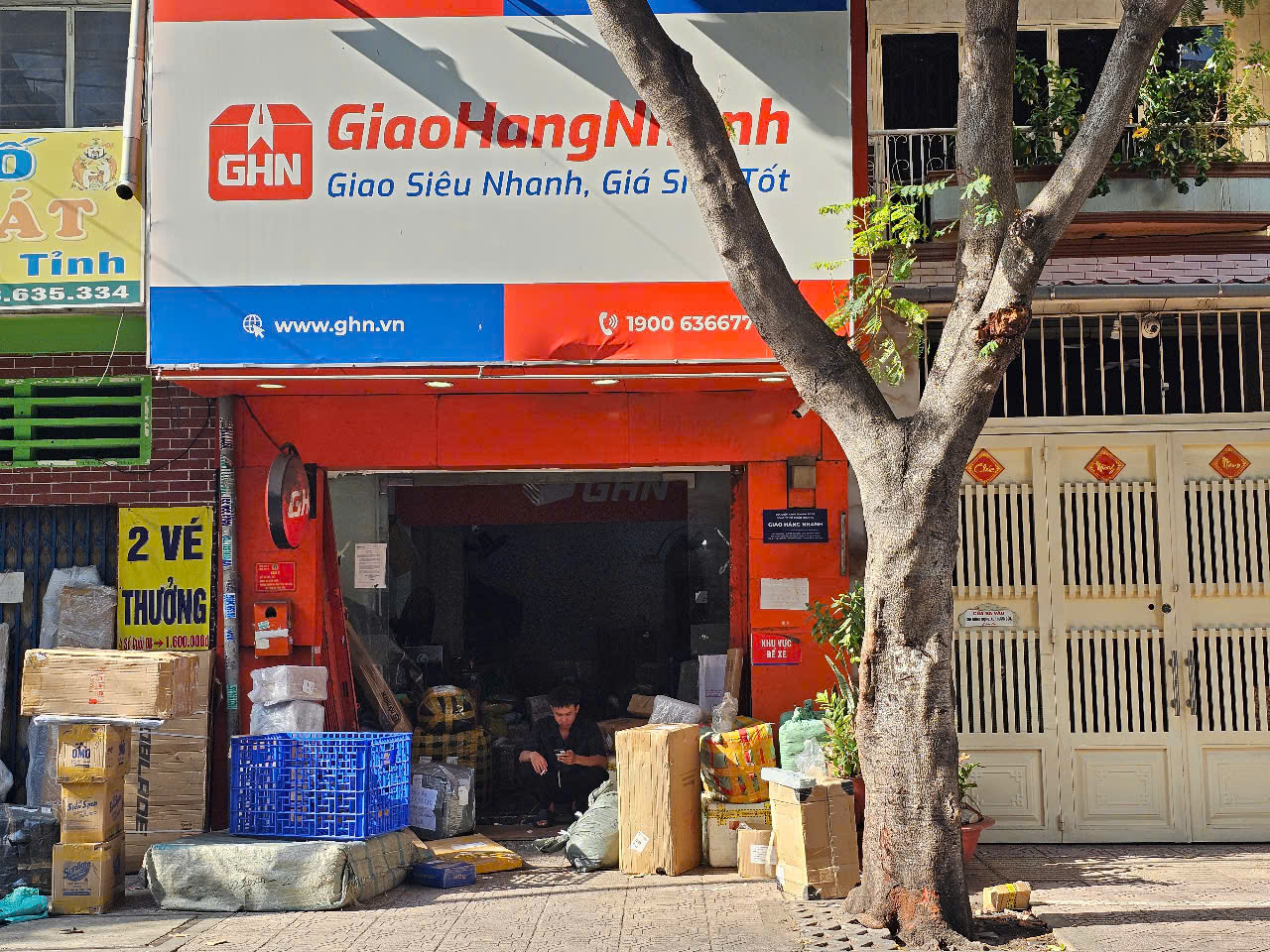 Chuyện lạ: Giữa l&agrave;n s&oacute;ng trả mặt bằng, c&aacute;c kho h&agrave;ng lại gi&agrave;nh nhau mặt tiền đắc địa- Ảnh 5.