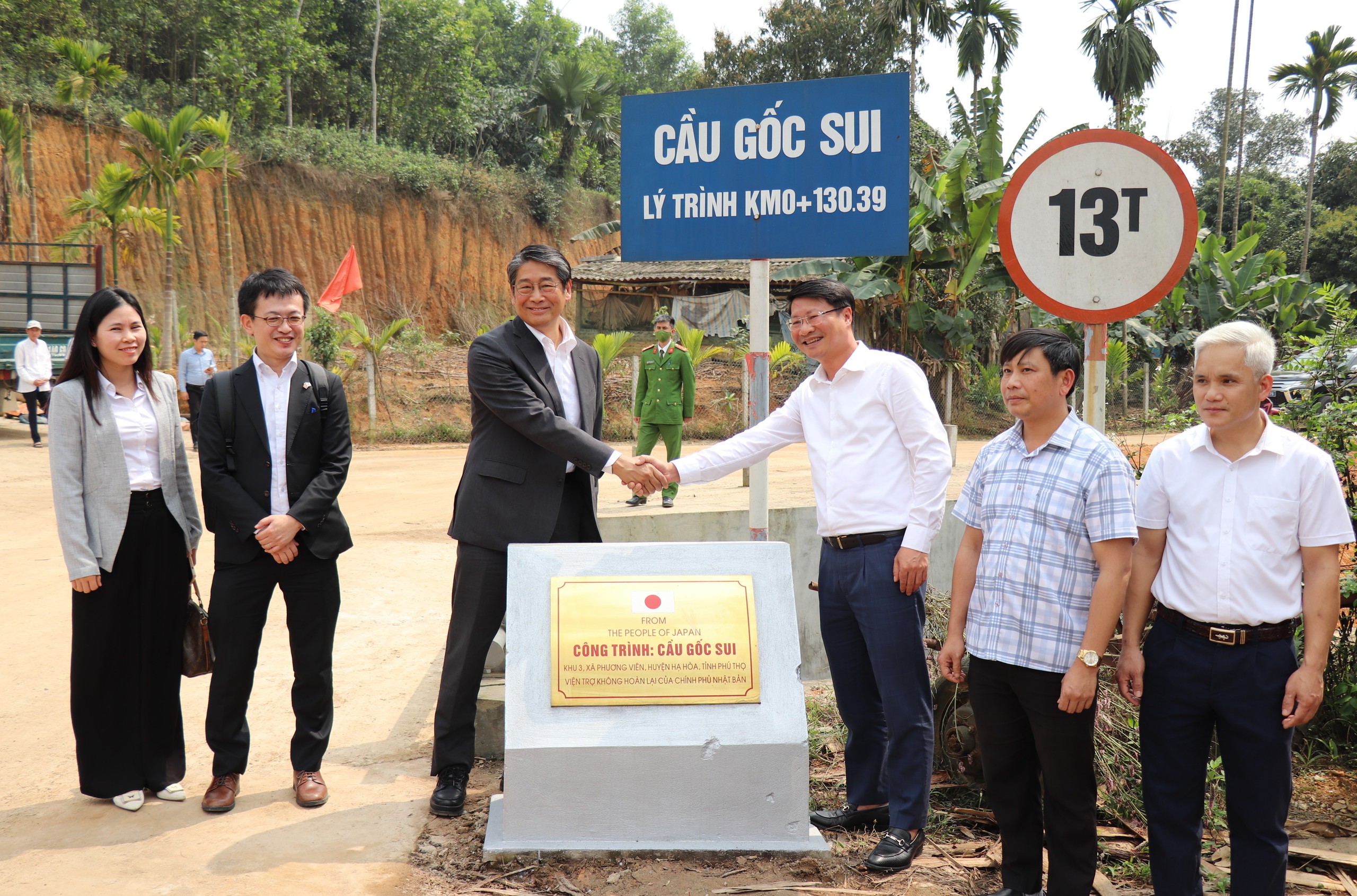 Nhật Bản t&agrave;i trợ hơn 80 tỉ đồng r&agrave; ph&aacute; bom m&igrave;n, x&acirc;y trường, hỗ trợ đổi mới s&aacute;ng tạo- Ảnh 9.