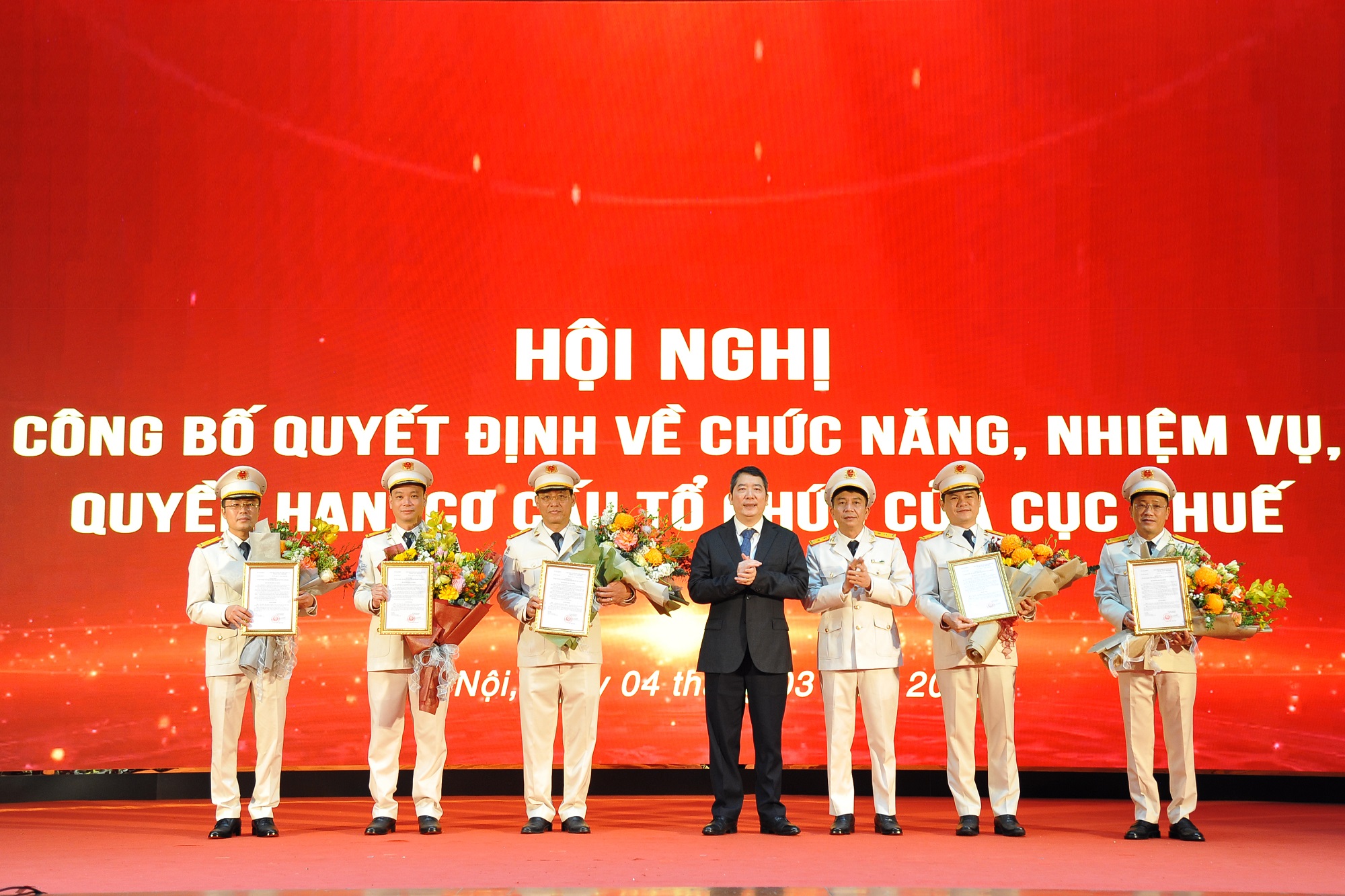 Bỏ mô hình Tổng cục Thuế, toàn ngành giảm 1.033 đầu mối sau tinh gọn bộ máy- Ảnh 1.