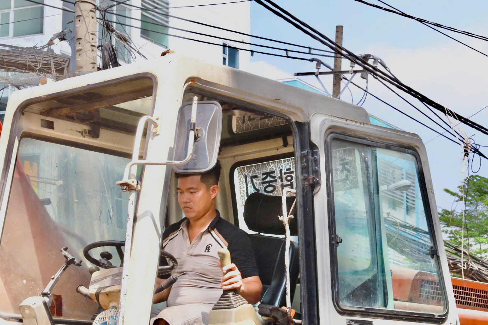 Cận cảnh giải phóng mặt bằng, người dân trông ngày metro số 2 lăn bánh- Ảnh 12.