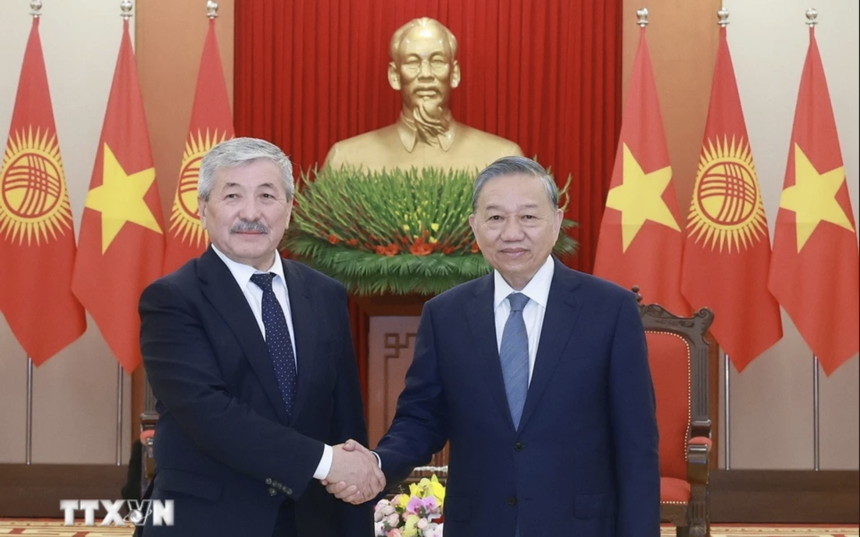 Tổng B&iacute; thư: Việt Nam - Kyrgyzstan ph&aacute;t huy vai tr&ograve; kết nối khu vực Trung &Aacute; v&agrave; ASEAN