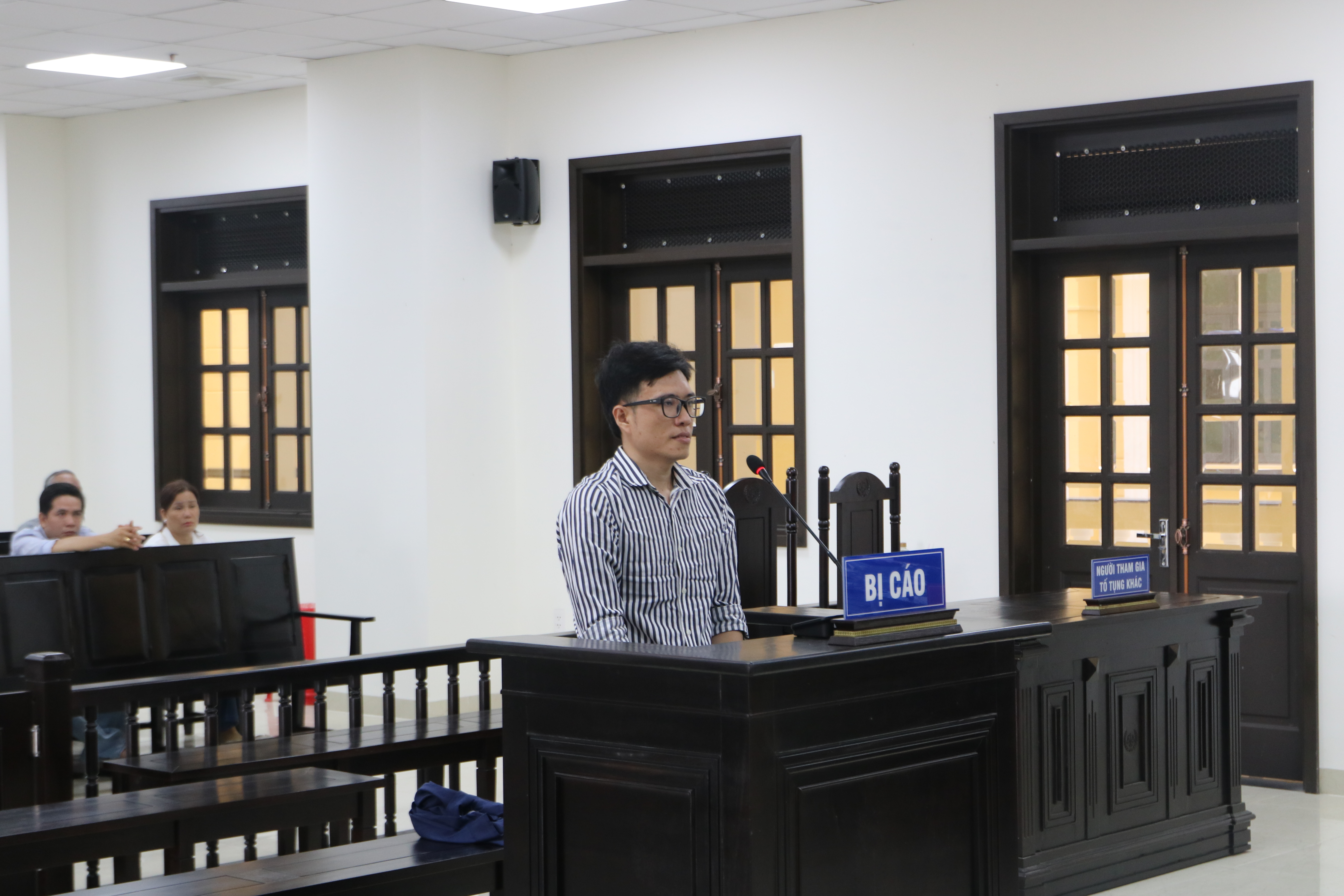 Thủ đoạn lừa đảo "gọn nhẹ" của cựu c&aacute;n bộ ng&acirc;n h&agrave;ng ở Bạc Li&ecirc;u- Ảnh 1.