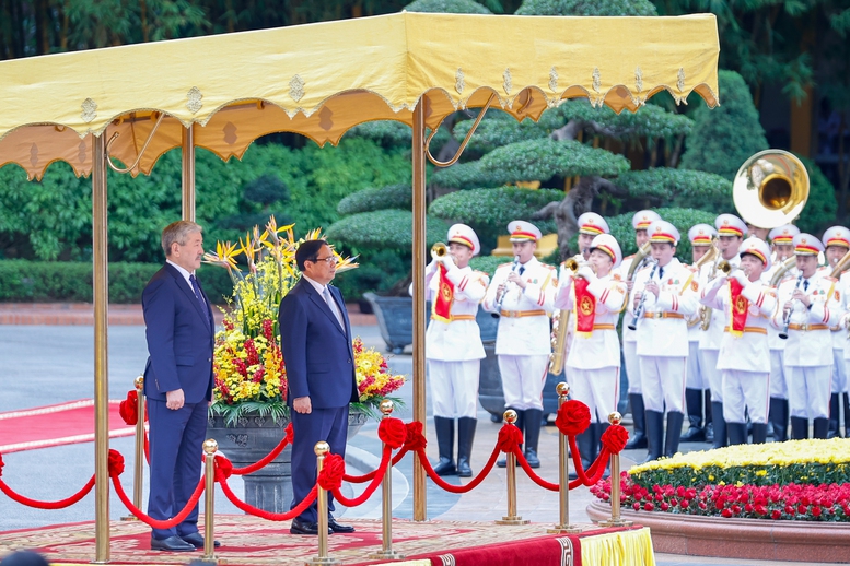 Thủ tướng Phạm Minh Ch&iacute;nh chủ tr&igrave; lễ đ&oacute;n ch&iacute;nh thức Thủ tướng Kyrgyzstan- Ảnh 5.