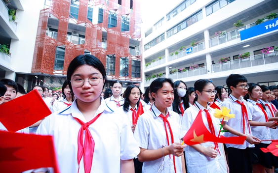 Miễn học phí trường công, nâng chất lượng trường tư