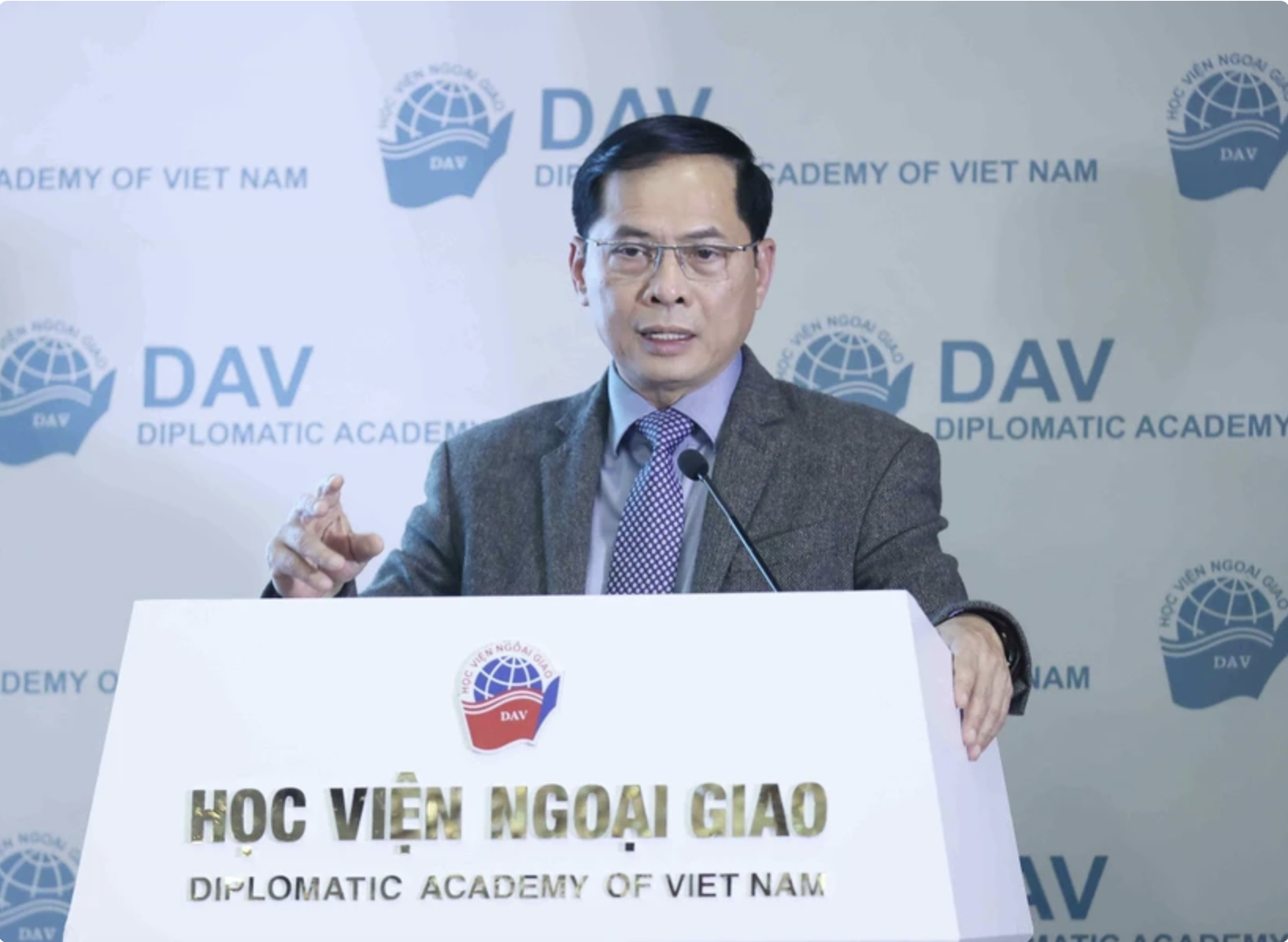 Đối ngoại v&agrave; ngoại giao Việt Nam trong kỷ nguy&ecirc;n vươn m&igrave;nh- Ảnh 2.