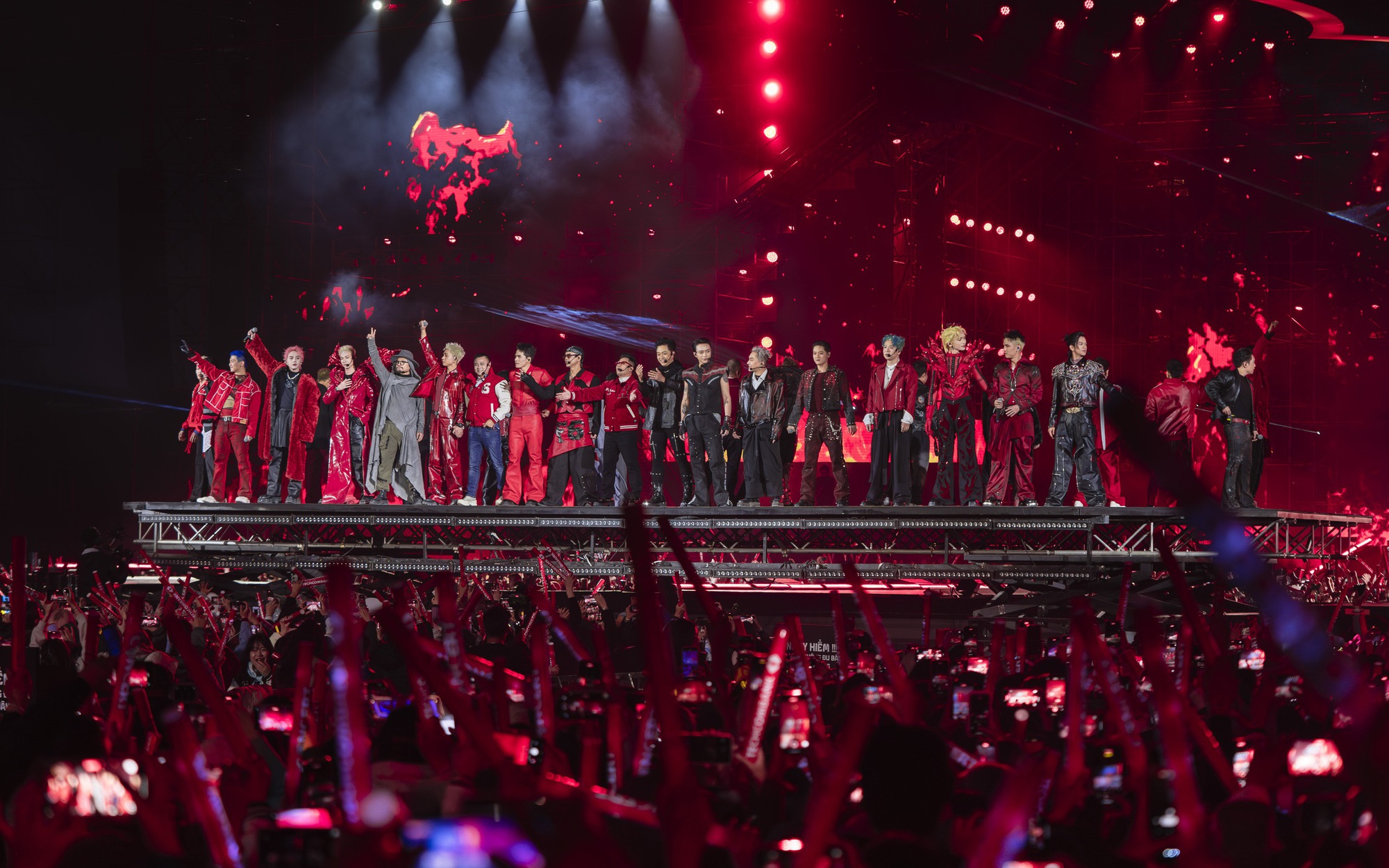 Biến concert th&agrave;nh lễ hội