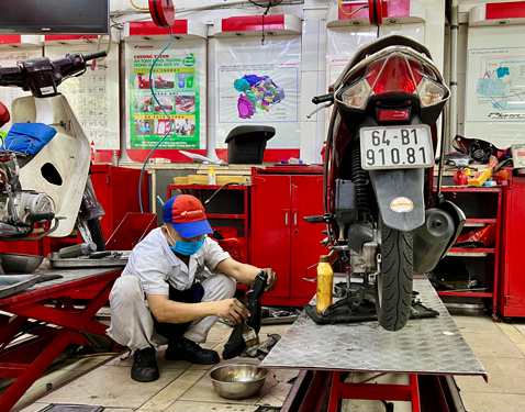 Đẩy mạnh tuy&ecirc;n truyền để chủ hộ kinh doanh sẵn s&agrave;ng tham gia BHXH bắt buộc Ảnh: HUỲNH NHƯ