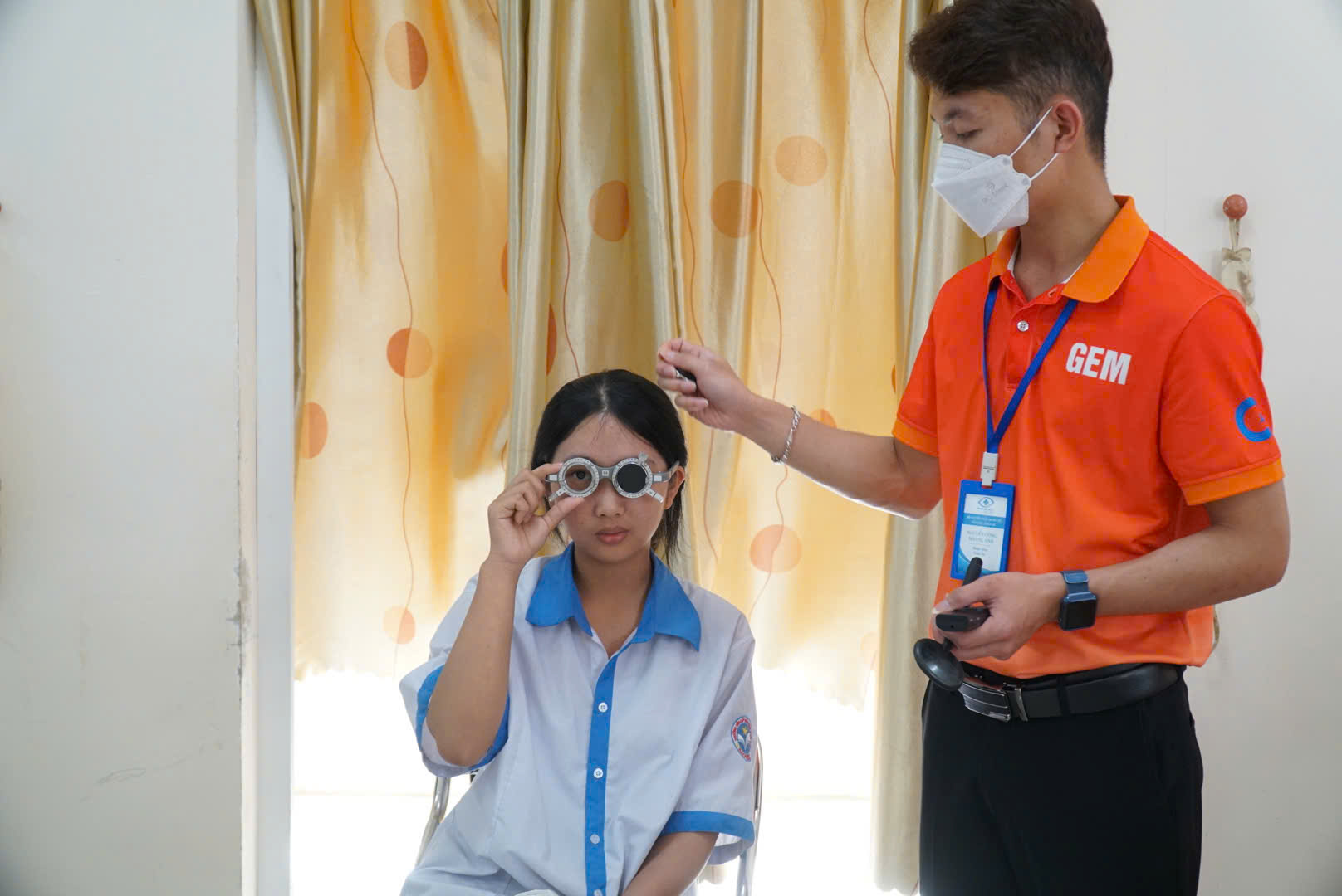 Bệnh viện Mắt Quốc tế S&agrave;i G&ograve;n - Gia Lai lan toả th&ocirc;ng điệp "chăm s&oacute;c mắt - bảo vệ tương lai"- Ảnh 3.