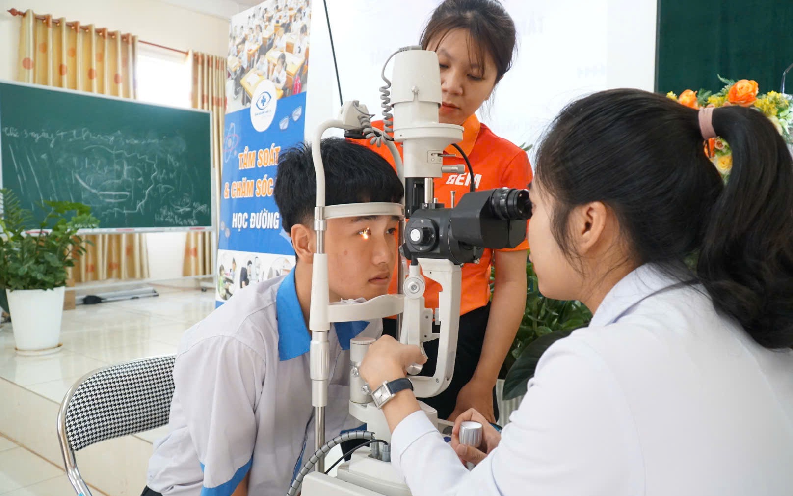 Bệnh viện Mắt Quốc tế Sài Gòn - Gia Lai lan toả thông điệp "chăm sóc mắt - bảo vệ tương lai"