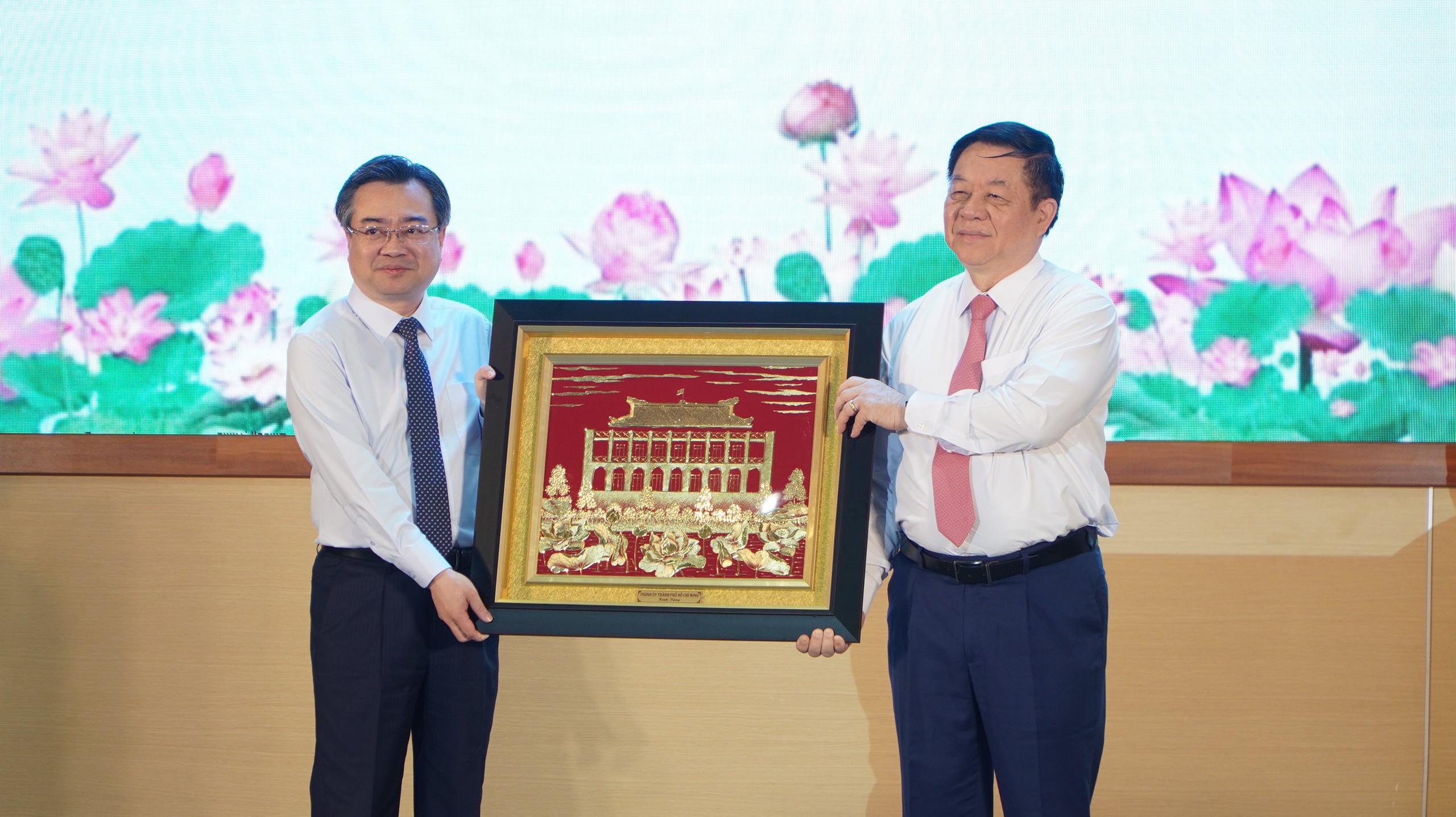 Sắp xếp tổ chức bộ máy nhằm đưa chính quyền
về gần hơn với nhân dân- Ảnh 1.