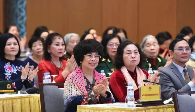 Thủ tướng gặp mặt c&aacute;c nữ Anh h&ugrave;ng, nh&agrave; khoa học nữ- Ảnh 5.