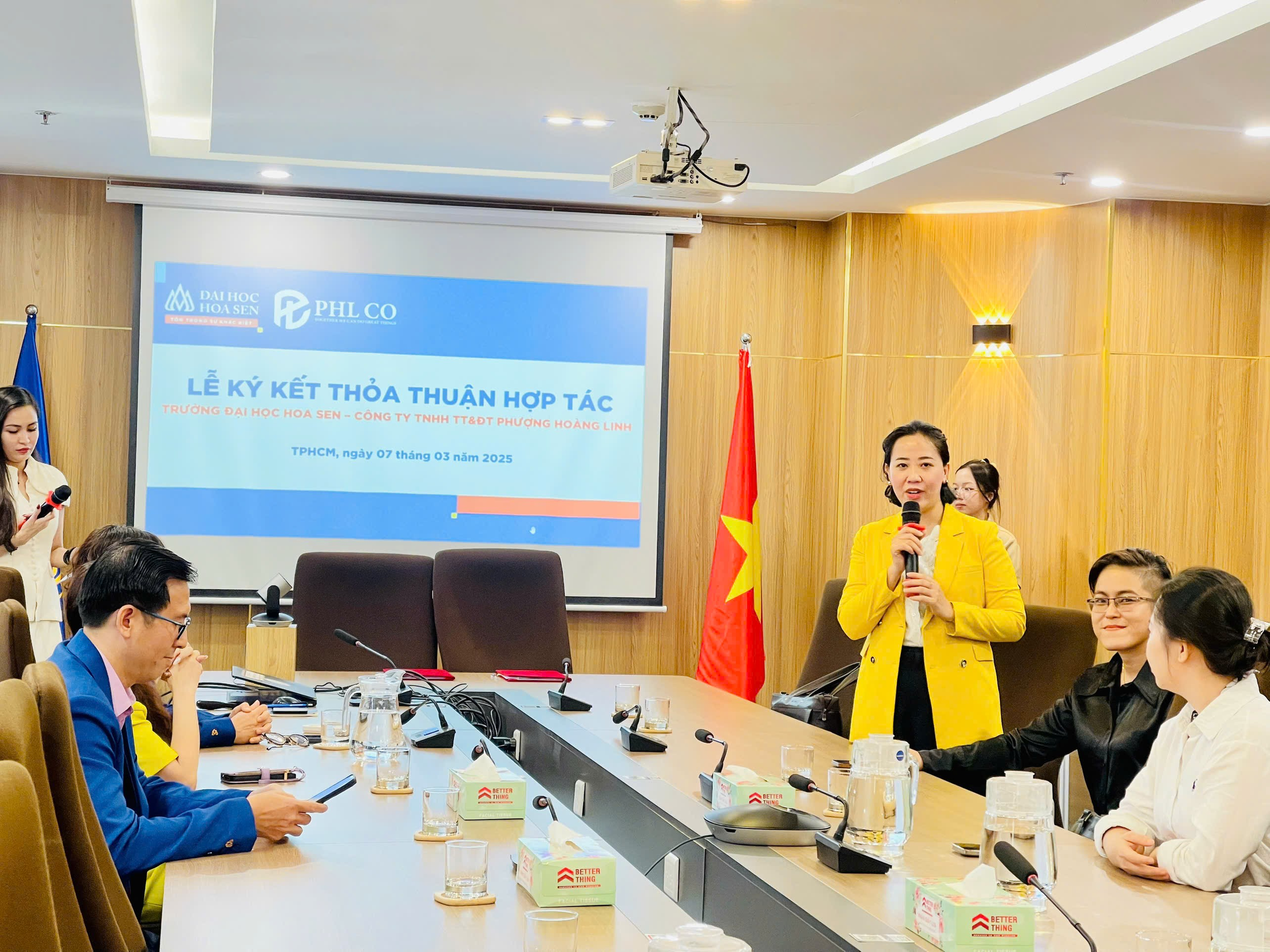 Hợp tác tuyển sinh giữa ĐH Hoa Sen và Phuong Hoang Linh Company- Ảnh 2.