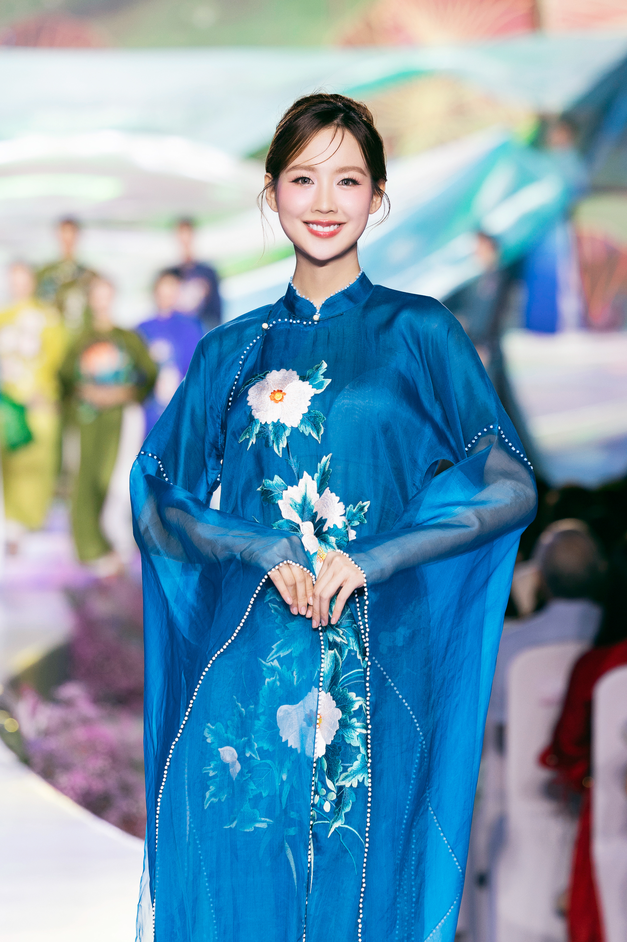 Hoa hậu Bảo Ngọc, Tiểu Vy, Thanh Thuỷ đọ sắc trong t&agrave; &aacute;o d&agrave;i- Ảnh 1.