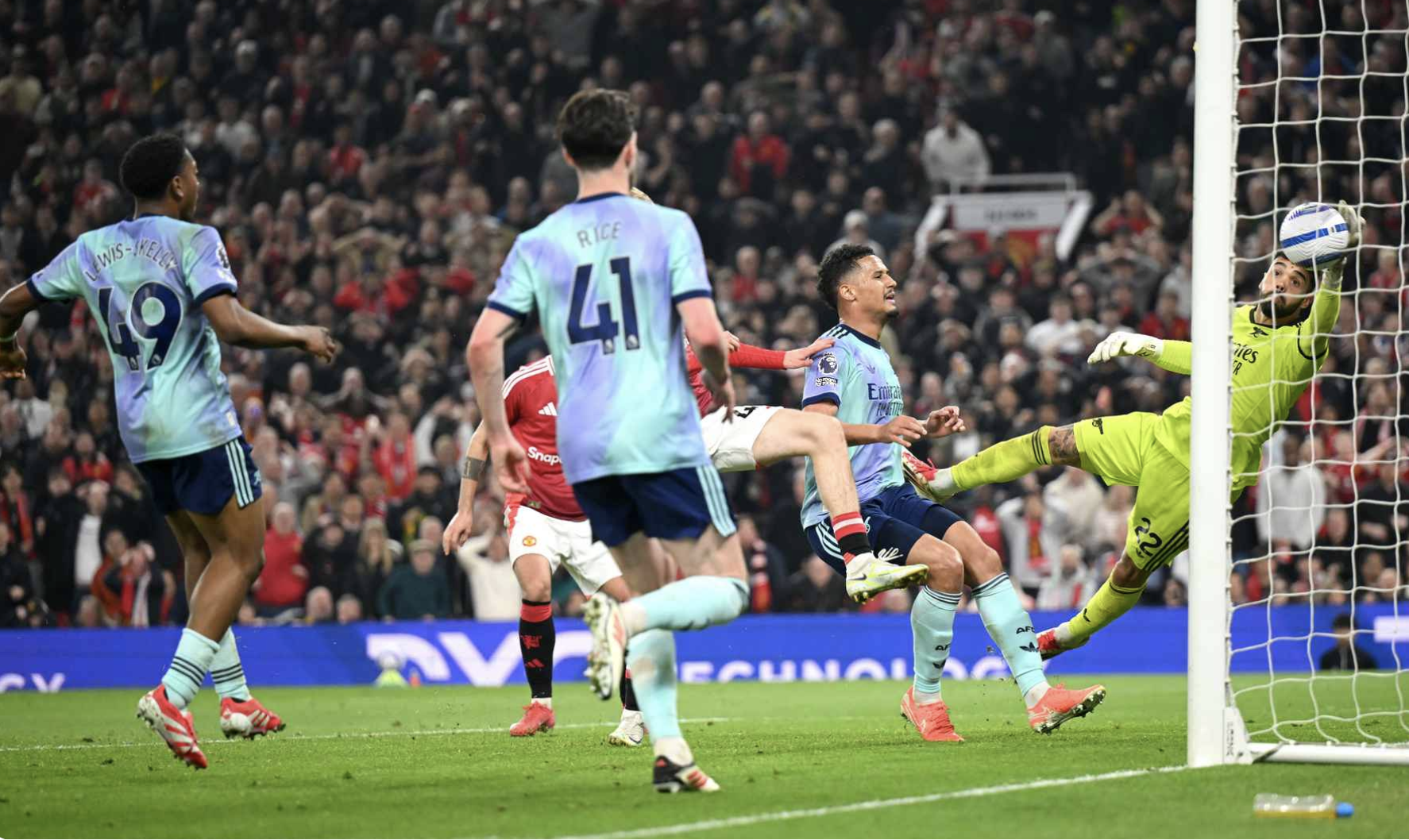 Bruno Fernandes lập si&ecirc;u phẩm, Man United bị Arsenal n&iacute;u ch&acirc;n ở đại chiến- Ảnh 2.