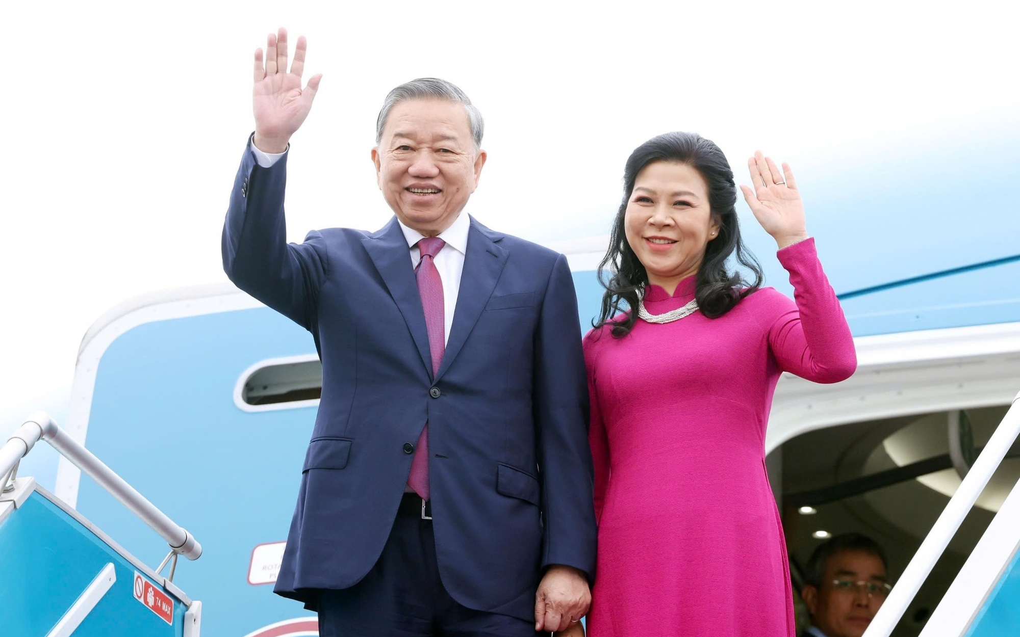 Tổng B&iacute; thư T&ocirc; L&acirc;m v&agrave; phu nh&acirc;n l&ecirc;n đường thăm Indonesia, Ban Thư k&yacute; ASEAN, Singapore
