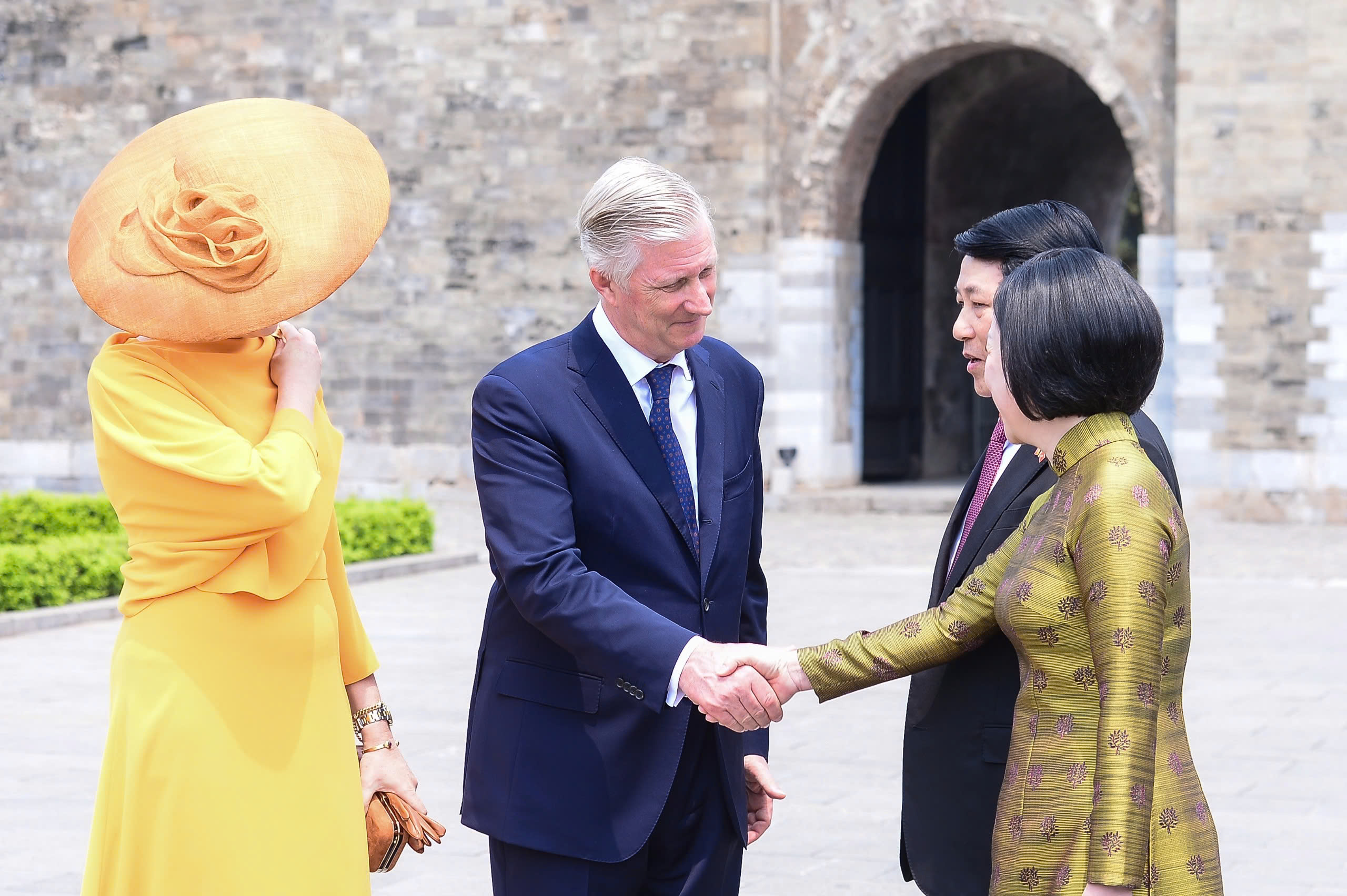 Chủ tịch nước Lương Cường và Nhà Vua Philippe tham quan Hoàng thành Thăng Long- Ảnh 3.