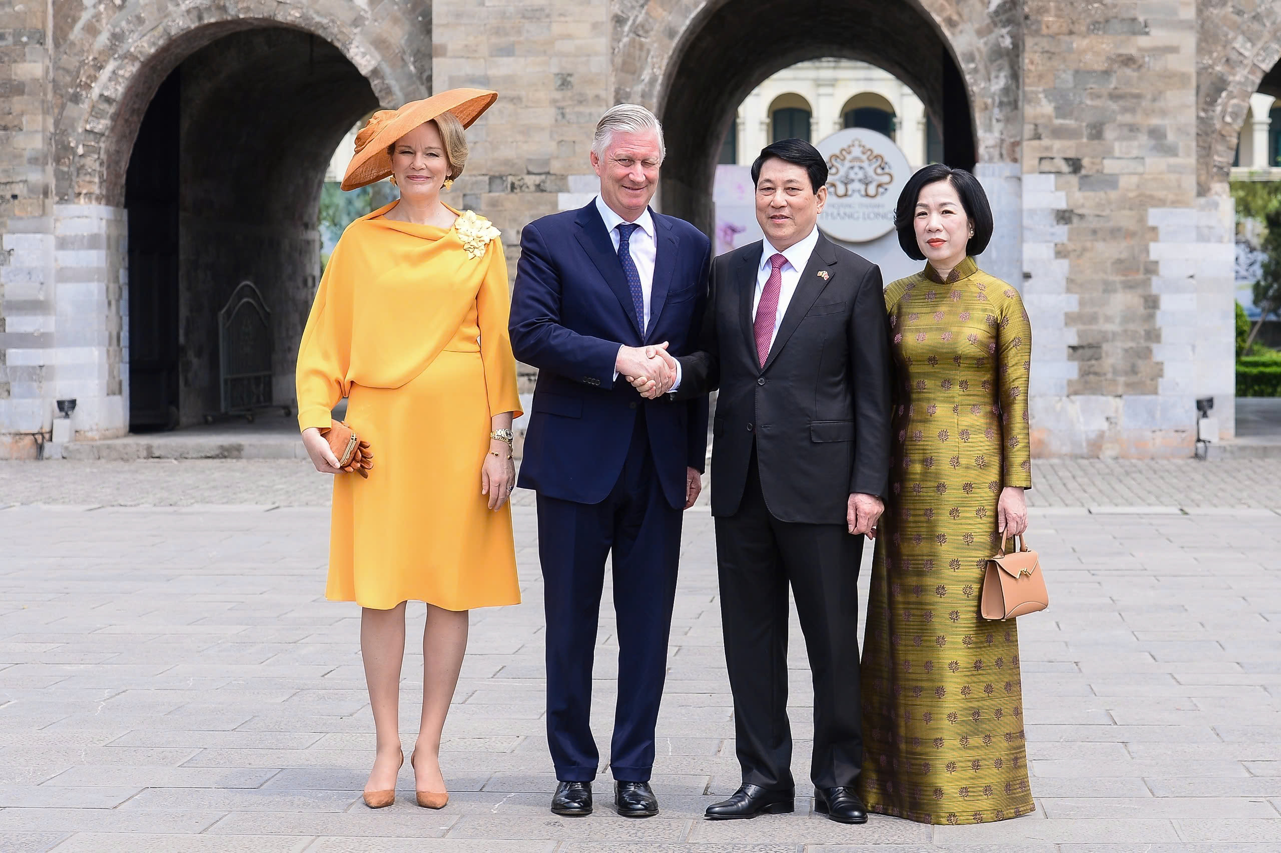 Chủ tịch nước Lương Cường và Nhà Vua Philippe tham quan Hoàng thành Thăng Long- Ảnh 9.