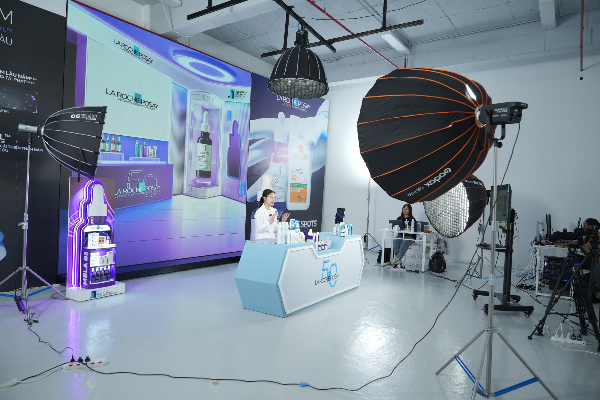 Lần đầu tiên Việt Nam có "Nhà máy Livestream" hoạt động 24/7- Ảnh 3.