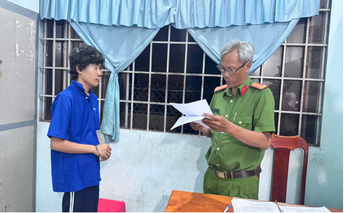 Vụ 2 mẹ con chết bất thường trong nh&agrave;: Bắt giữ khẩn cấp thiếu ni&ecirc;n 16 tuổi- Ảnh 1.