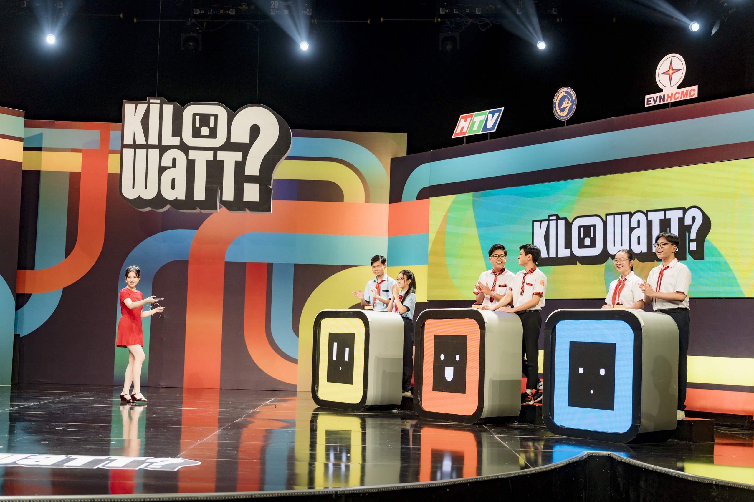 Học sinh chung tay sử dụng điện an to&agrave;n, tiết kiệm th&ocirc;ng qua gameshow- Ảnh 1.