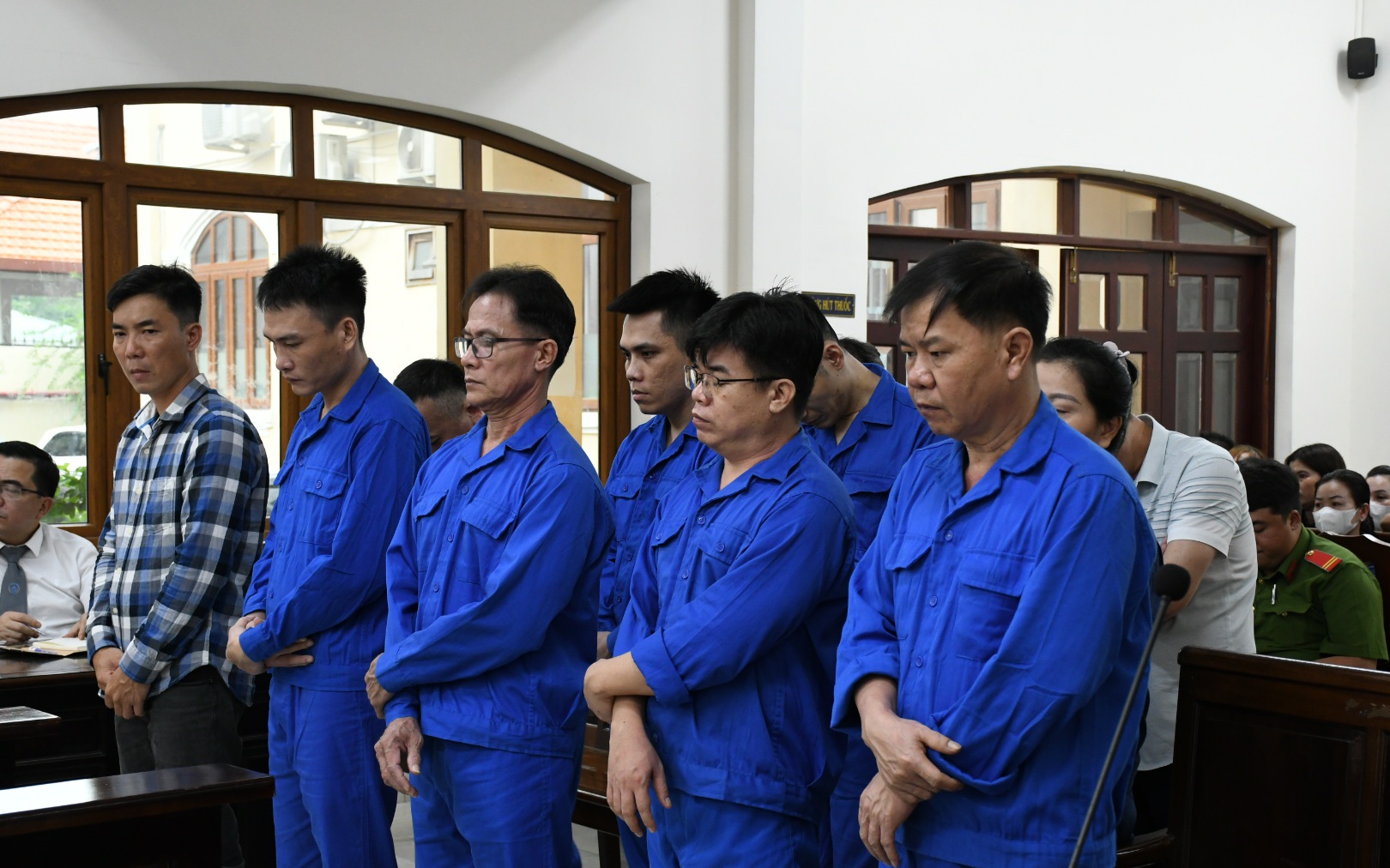 Đề nghị 9-10 năm tù với lái xe của cựu trưởng Trạm CSGT Suối Tre