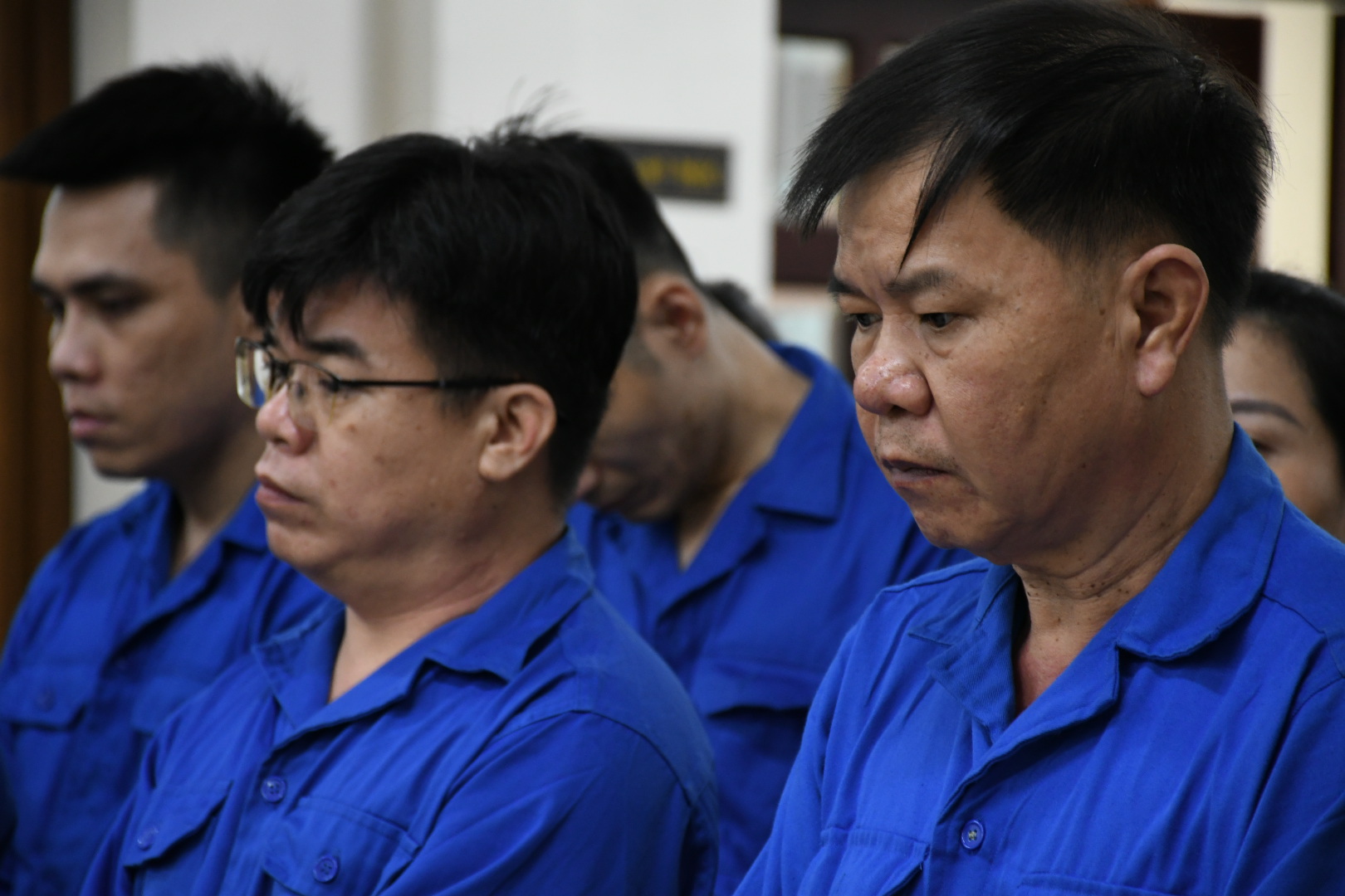 Bất ngờ lời khai lái xe riêng của cựu trưởng trạm CSGT Suối Tre về tiền “bảo kê” xe quá tải- Ảnh 2.