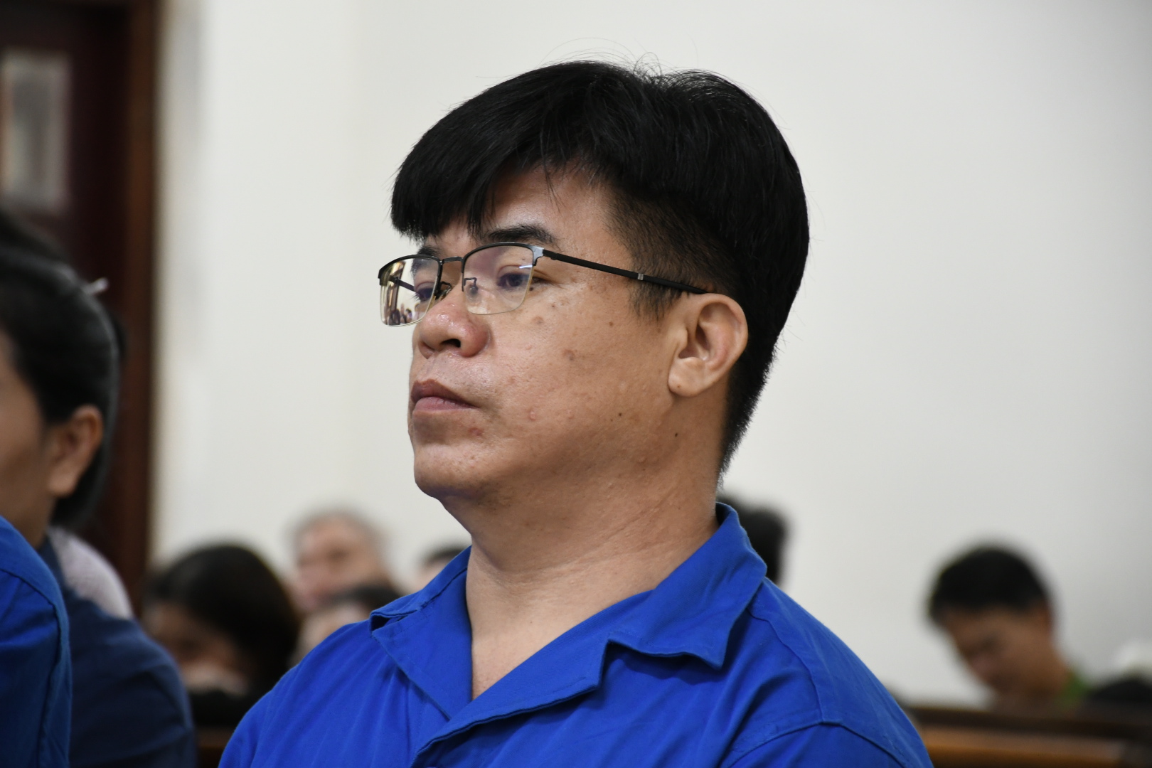 Bất ngờ lời khai lái xe riêng của cựu trưởng trạm CSGT Suối Tre về tiền “bảo kê” xe quá tải- Ảnh 1.