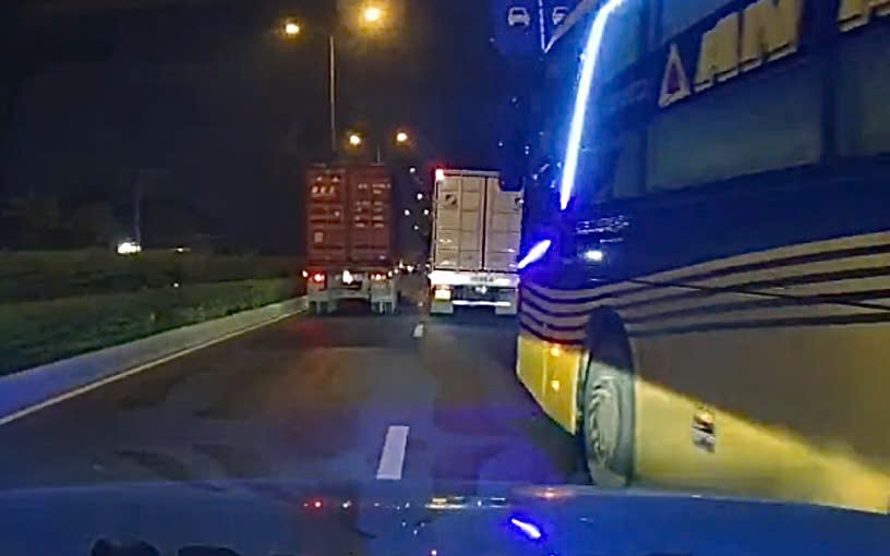 TP HCM: Xác minh xe khách An Anh chuyển làn ẩu gây tai nạn trên đường Đỗ Mười