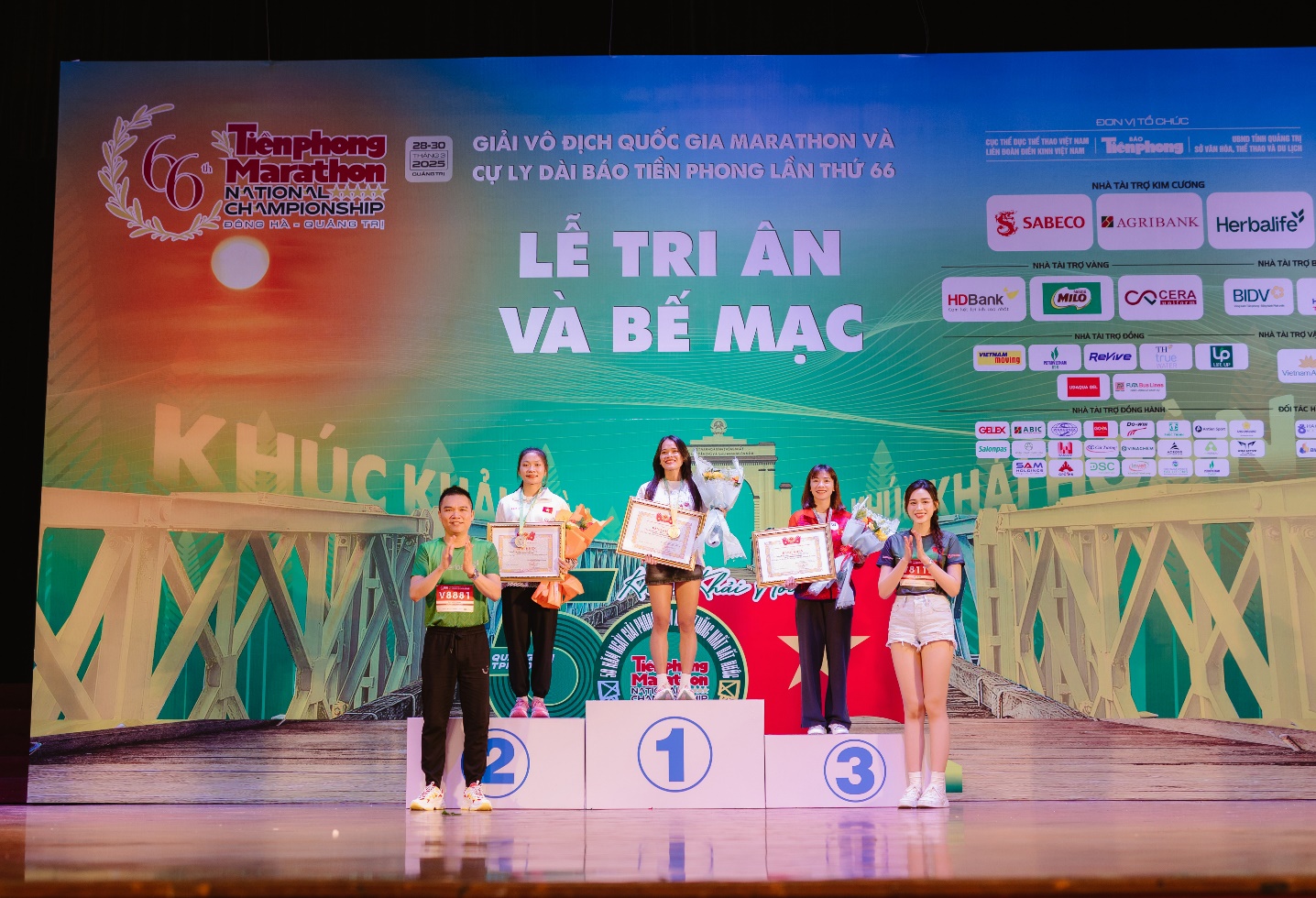 C:\Users\user\Desktop\TIEN PHONG\ANH\Tiền Phong Marathon 2025\R6_L3111.jpg