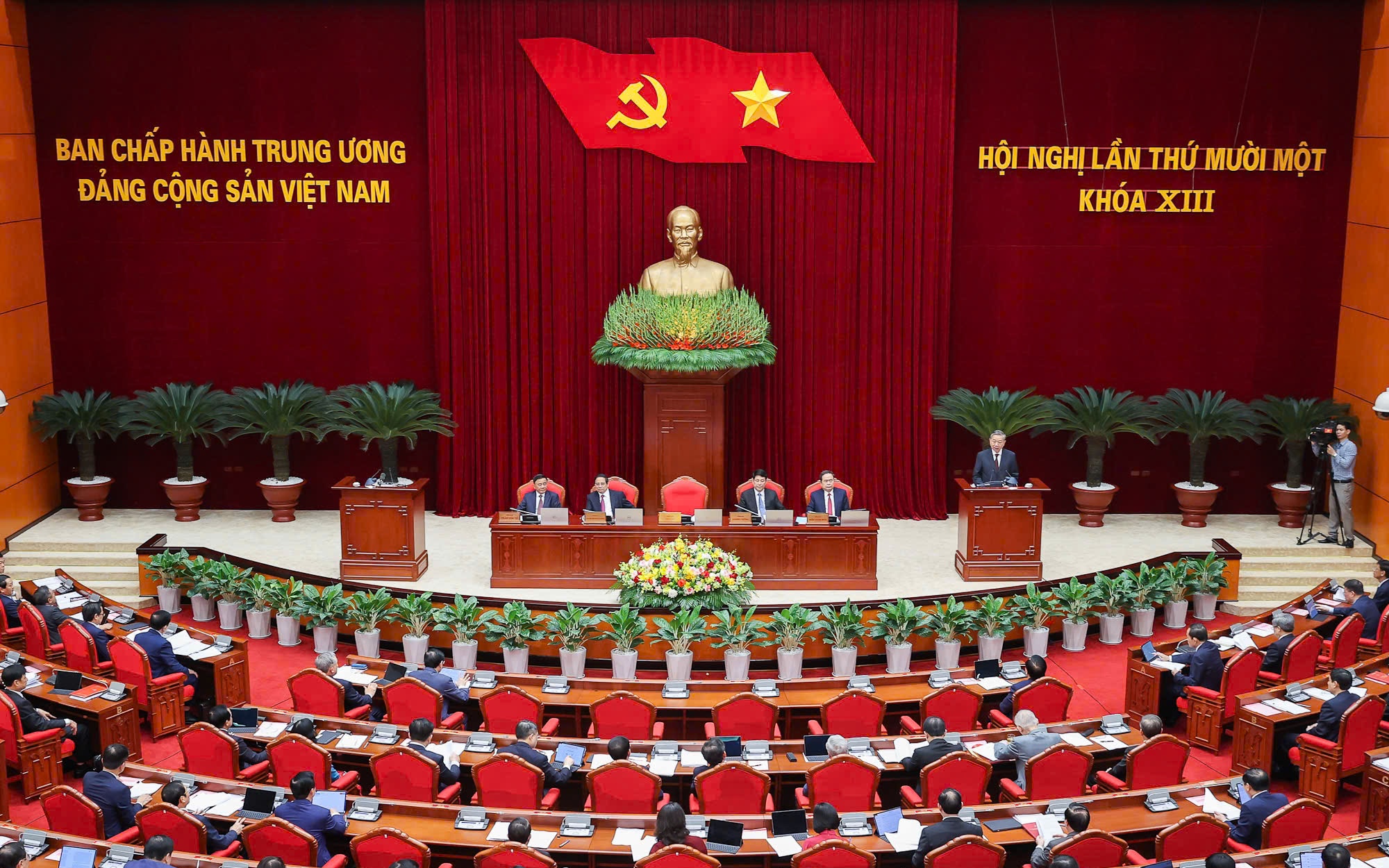 Ban Chấp hành Trung ương Đảng kỷ luật cán bộ