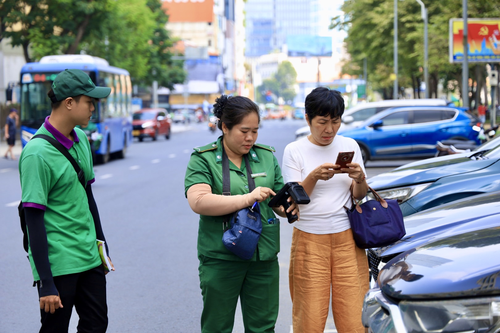 Tài xế "bùng" phí đỗ ô tô ở TP HCM có thể phải hối hận- Ảnh 1.