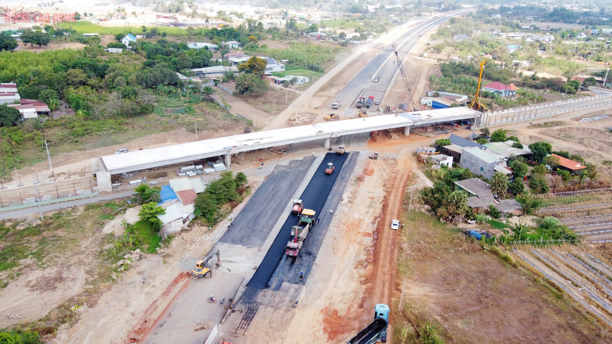 Cận cảnh 19,5 km đường cao tốc Biên Hòa - Vũng Tàu trước ngày thông xe kỹ thuật- Ảnh 2.