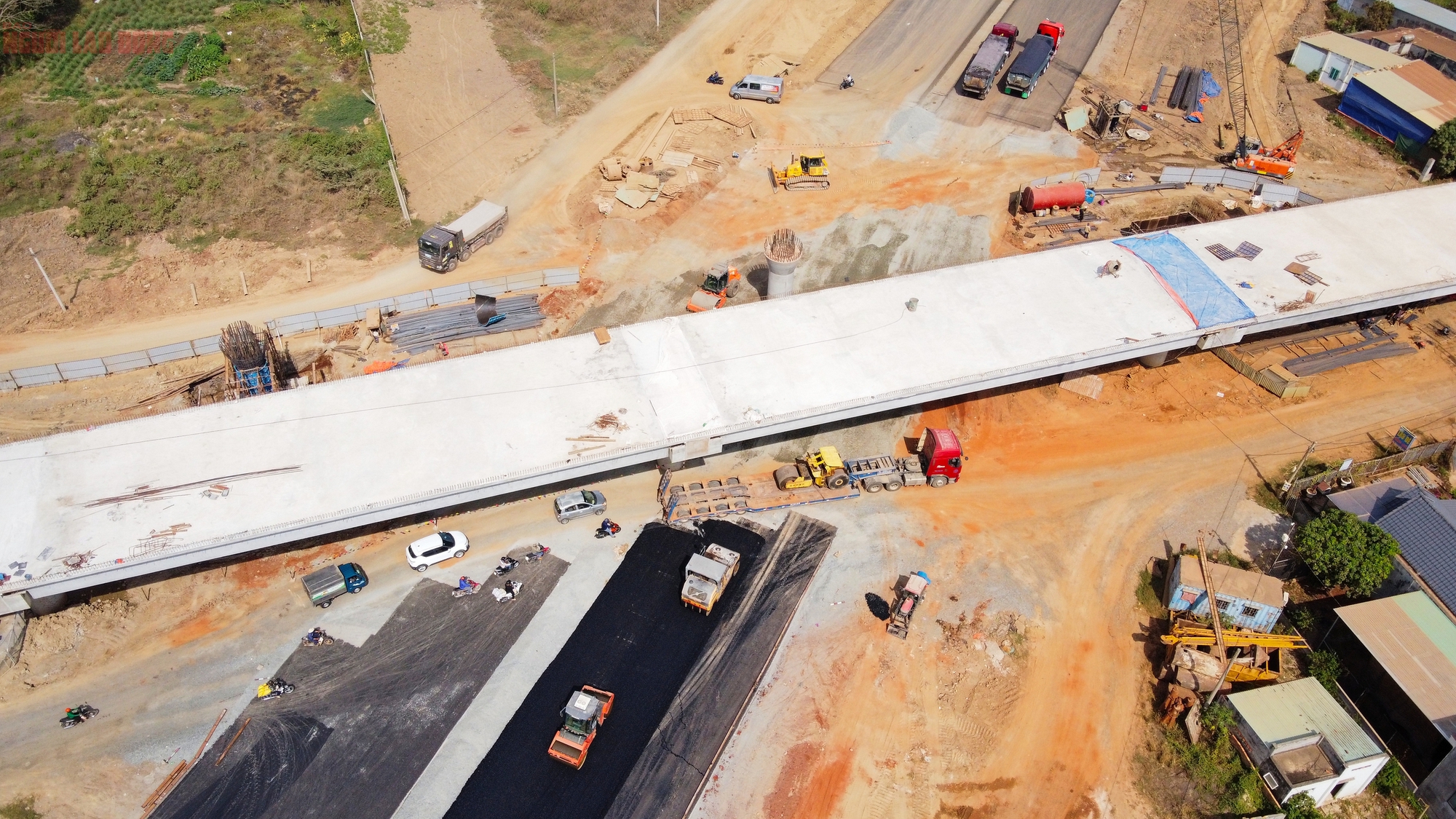Cận cảnh 19,5 km đường cao tốc Biên Hòa - Vũng Tàu trước ngày thông xe kỹ thuật- Ảnh 7.