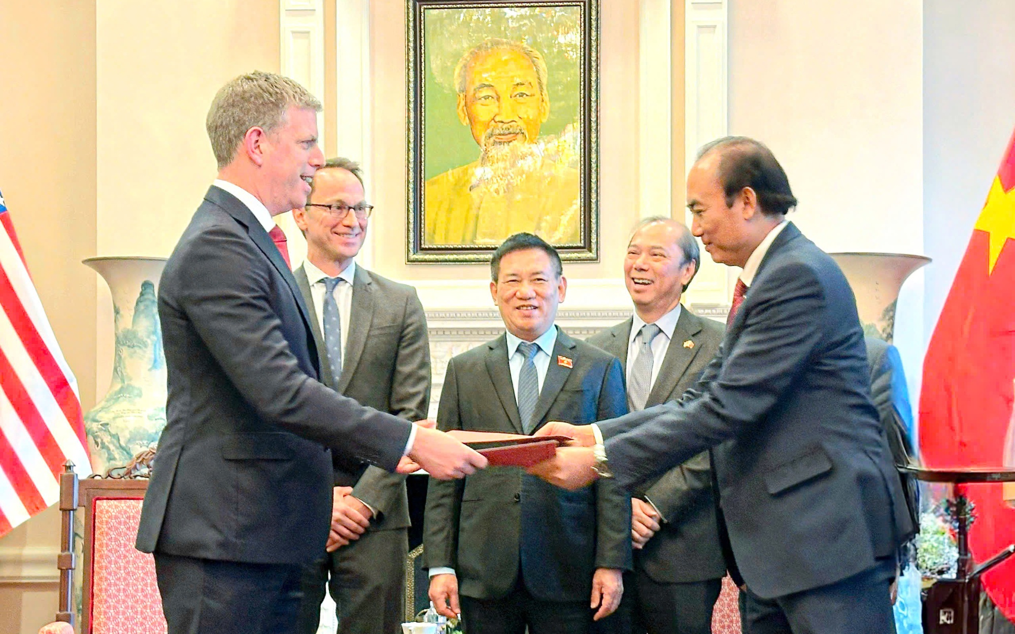 Vietjet và AV AirFinance ký kết hợp tác 300 triệu USD phát triển đội bay