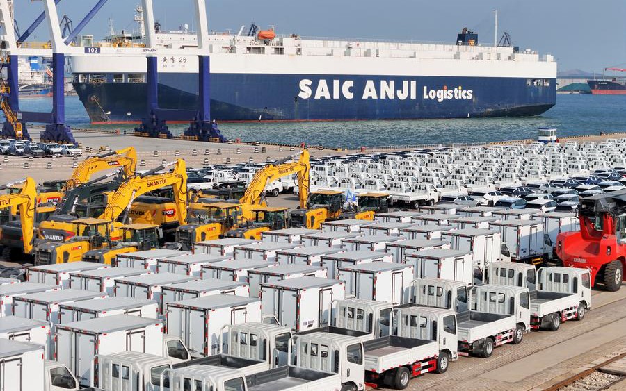 Vì sao ông Donald Trump “quay xe” về thuế quan?